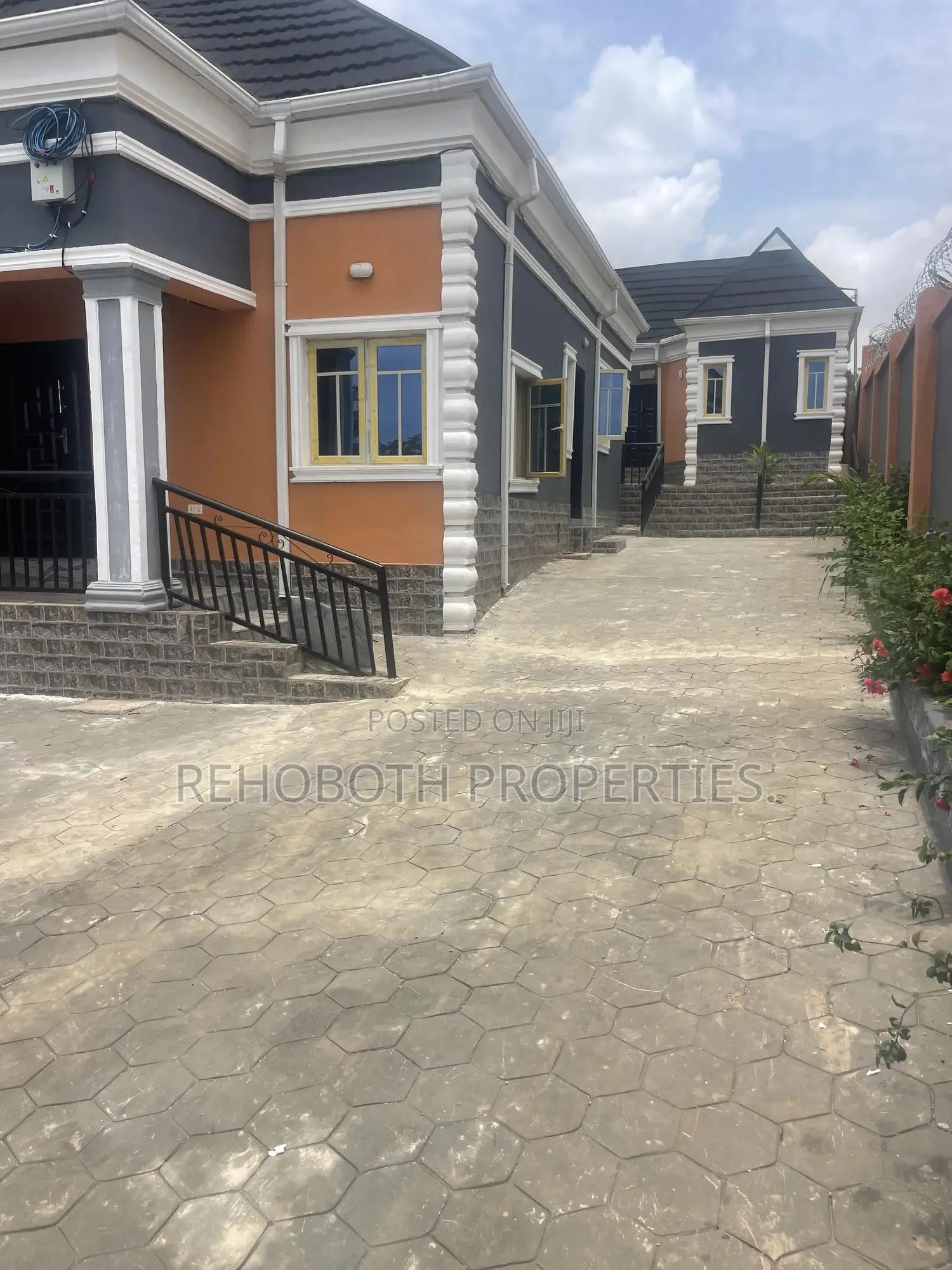 2bdrm Bungalow in Mekun Elebu, Akala Express for rent