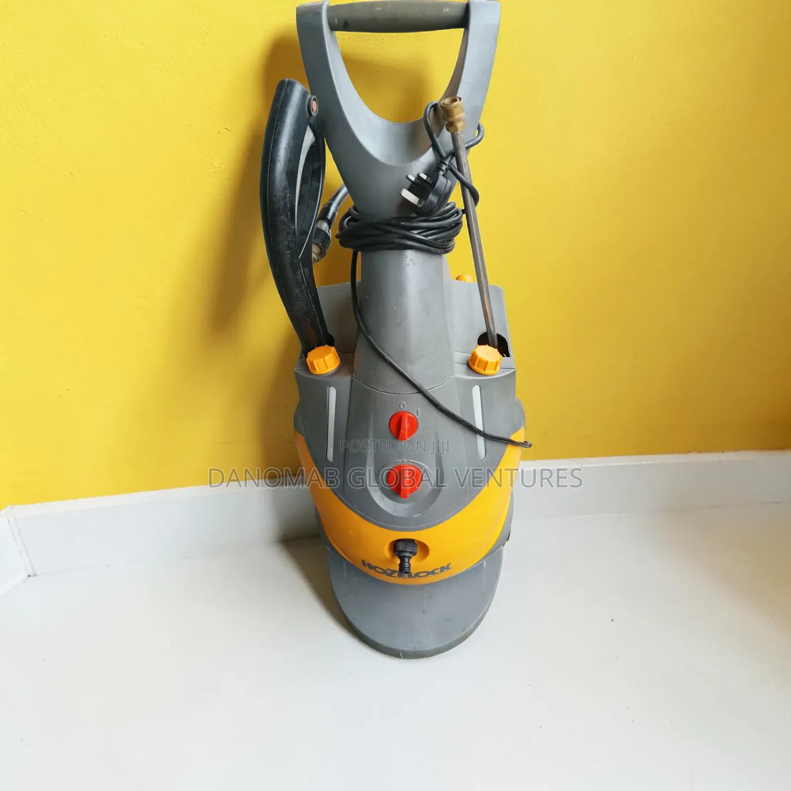 Hozelock Heavy-Duty High Pressure Washer With Twin Soap Container