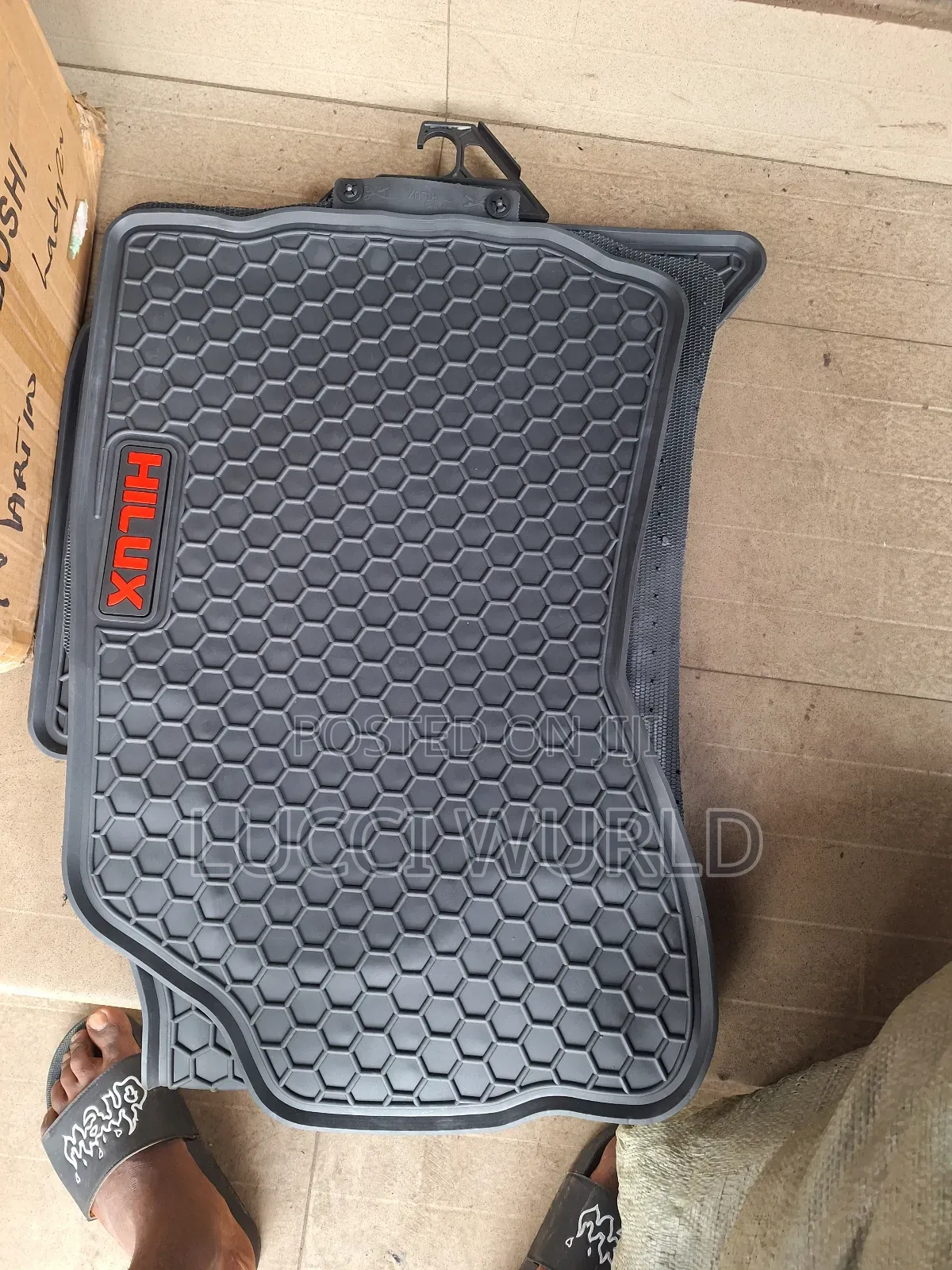 Hilux Foot Mat