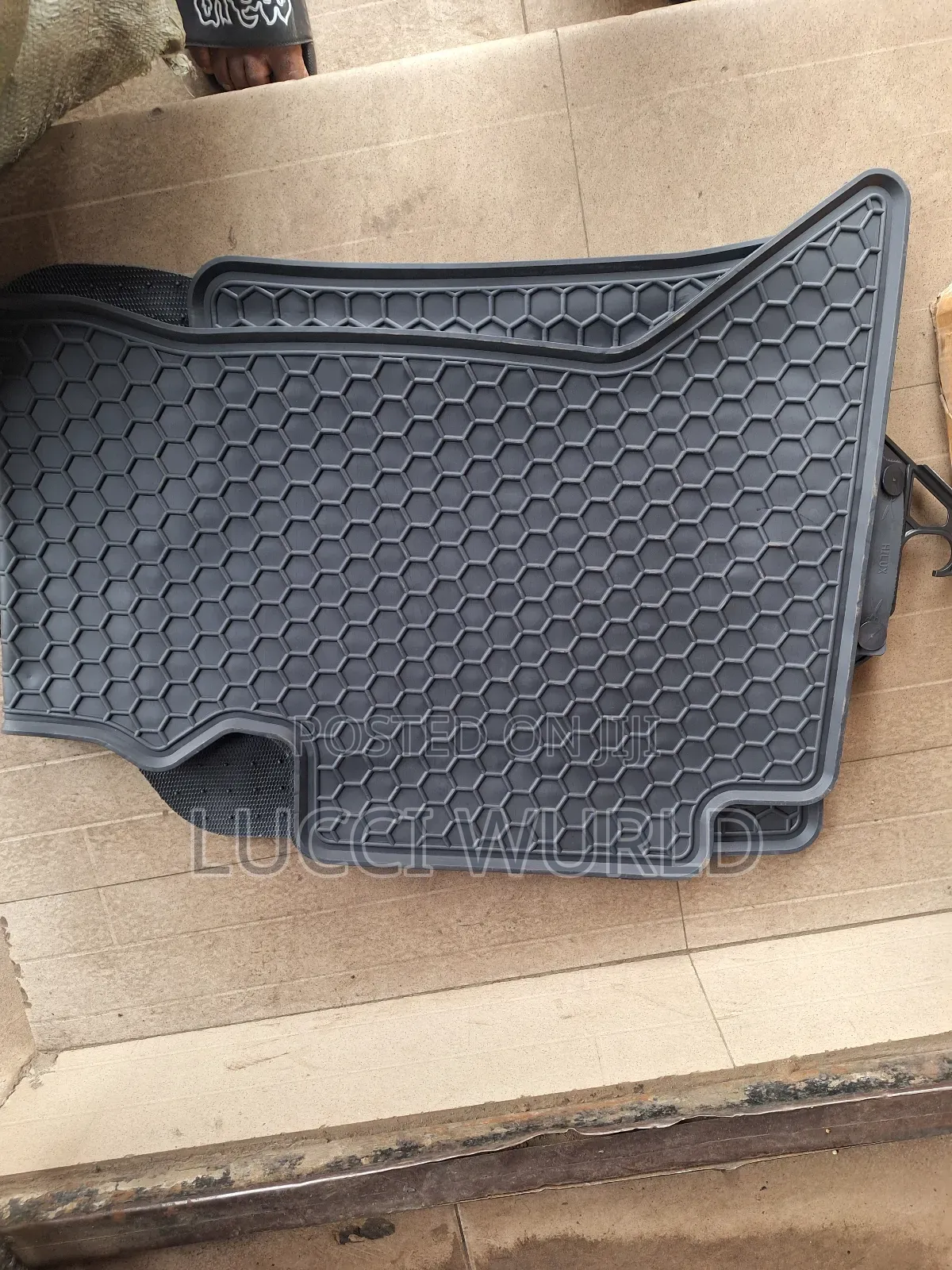 Hilux Foot Mat