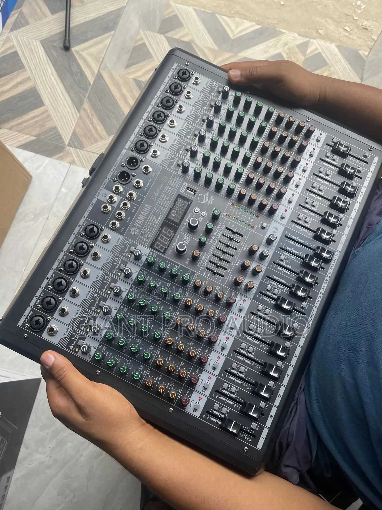 Yamaha Selection12 12 Channel Mixer