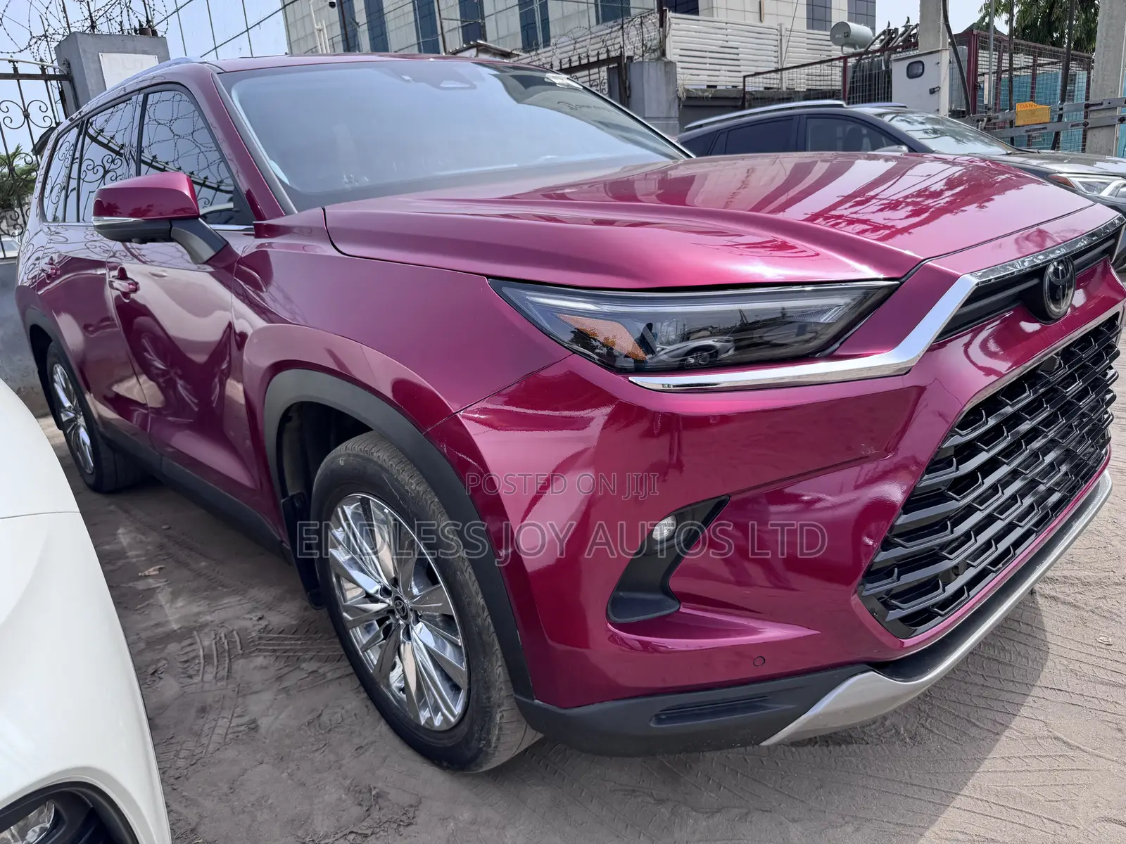 Toyota Highlander Platinum AWD 2024 Red