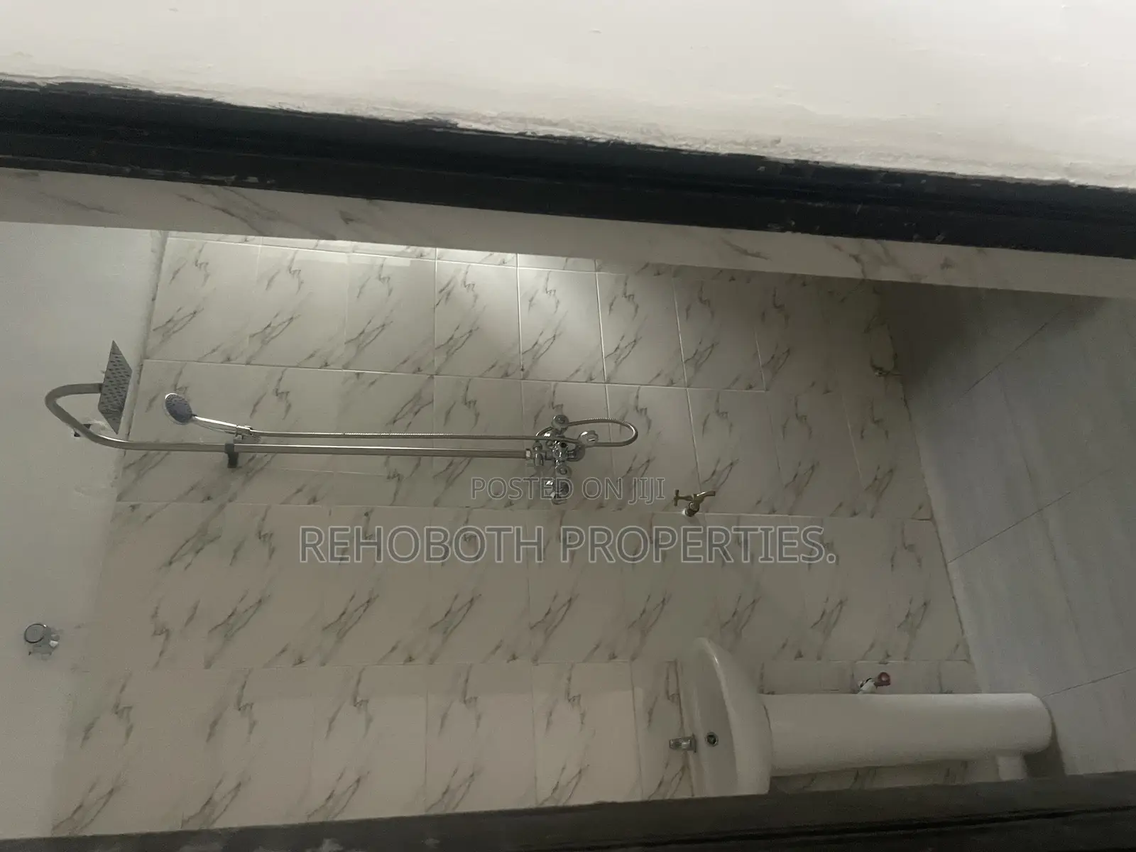 4bdrm Duplex in Banuso Elebu, Akala Express for rent