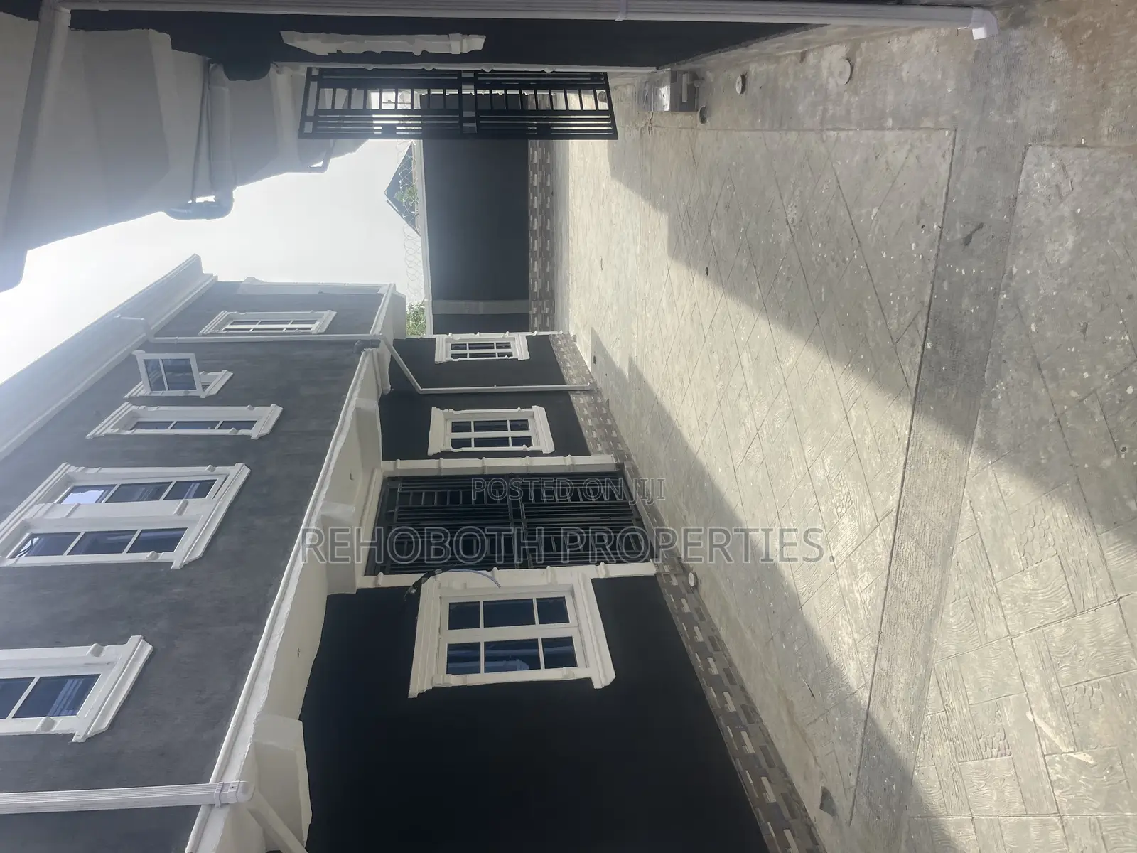 3bdrm Duplex in Banuso Elebu, Akala Express for rent