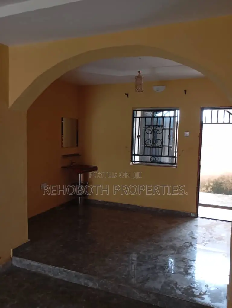 3bdrm Bungalow in Erikalopy, Akala Express for rent