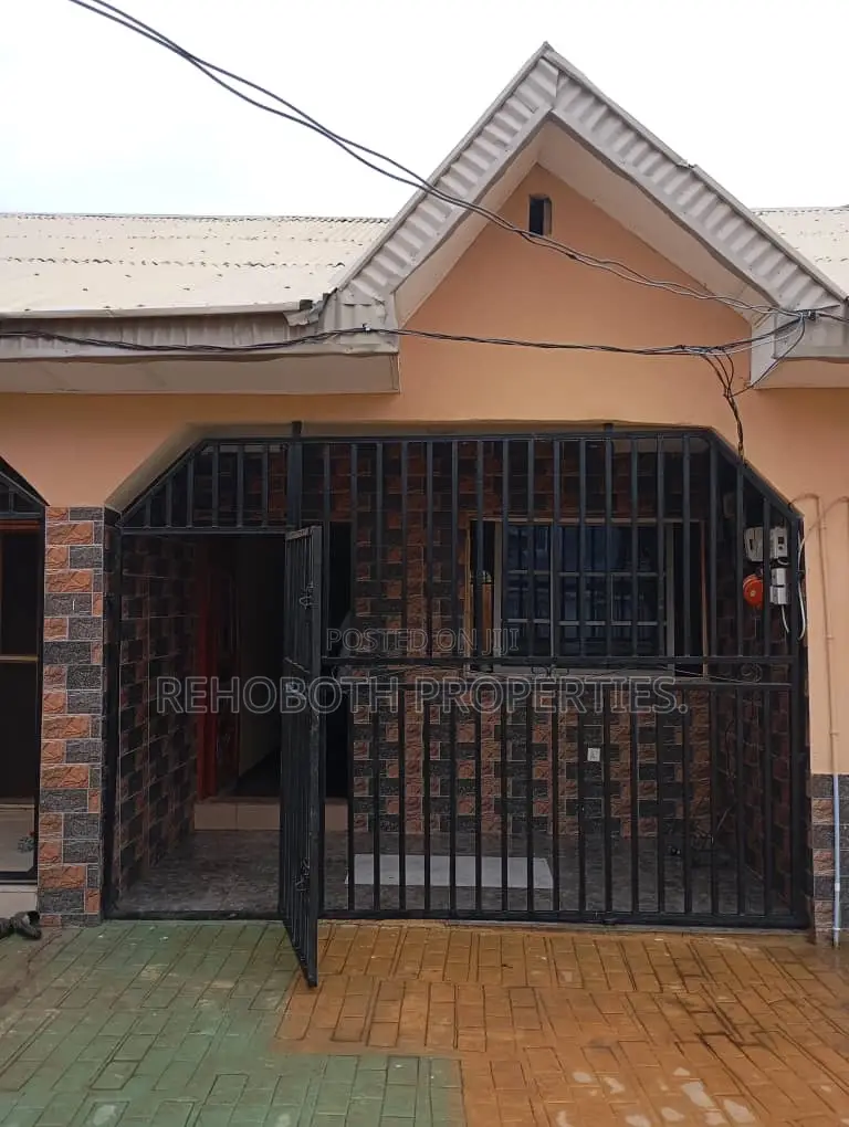 3bdrm Bungalow in Erikalopy, Akala Express for rent