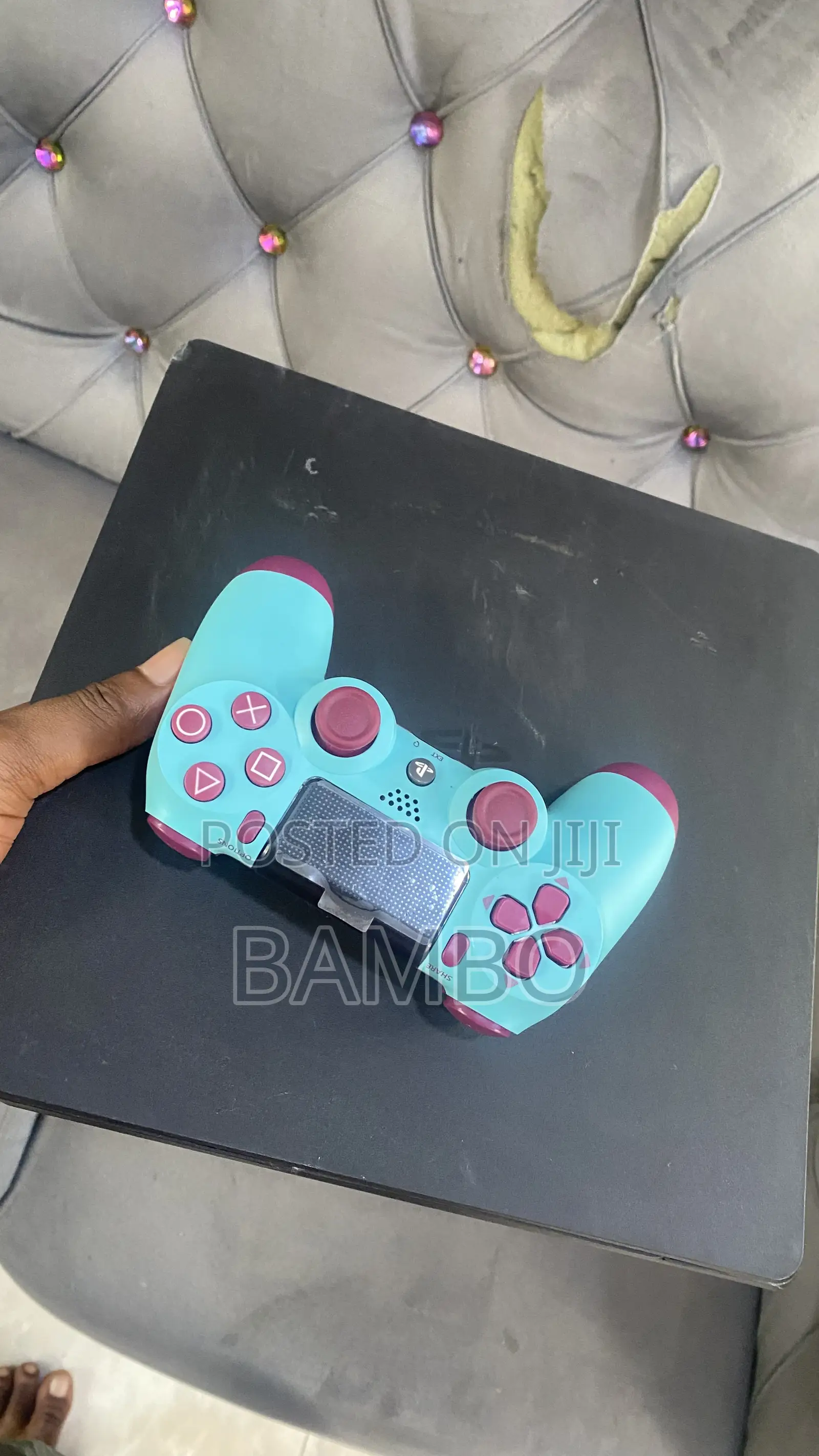 Ps 4 Console With 1 Pad 8 Games
