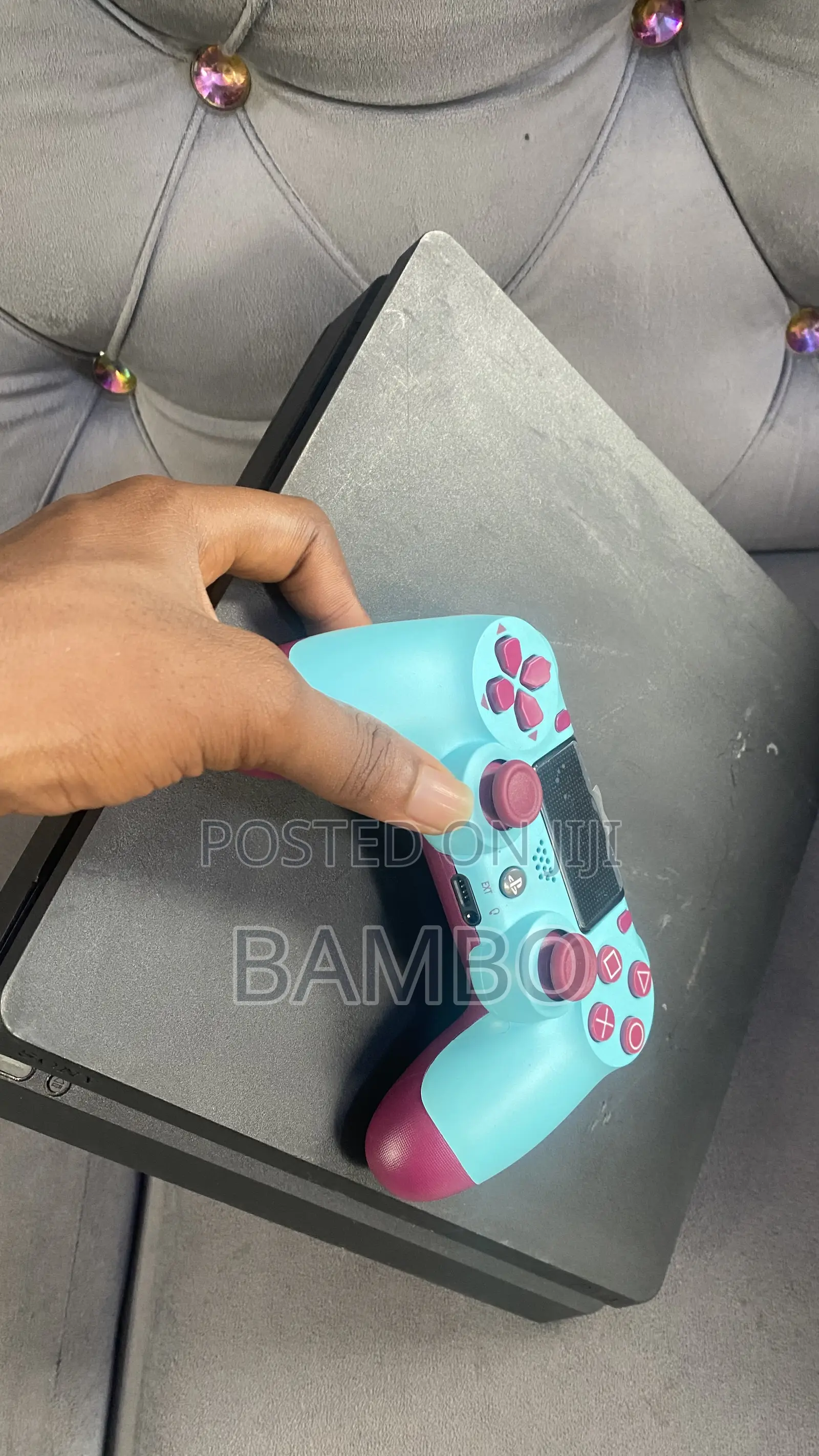 Ps 4 Console With 1 Pad 8 Games