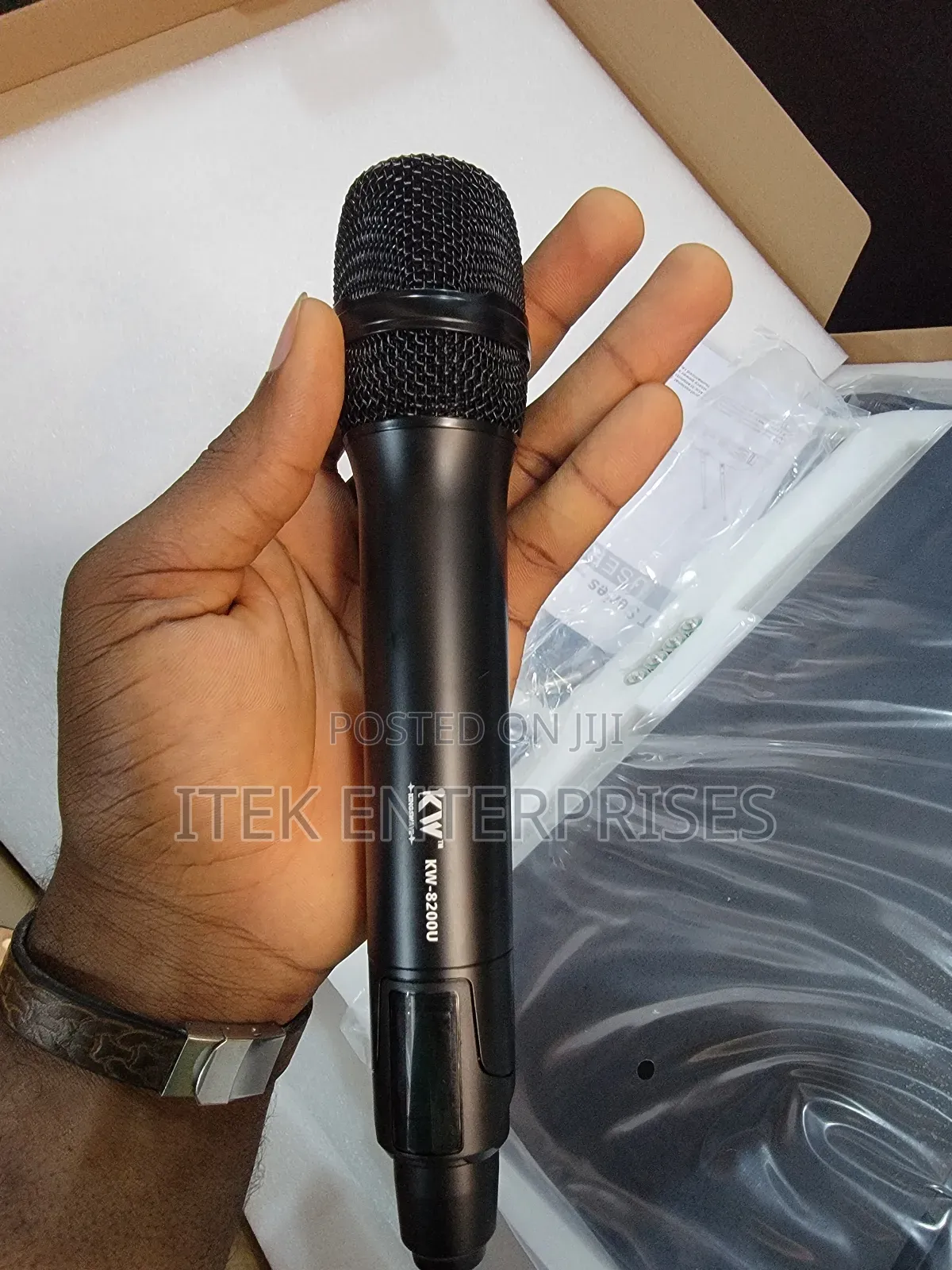 Kingswave 8200u Wireless Microphone
