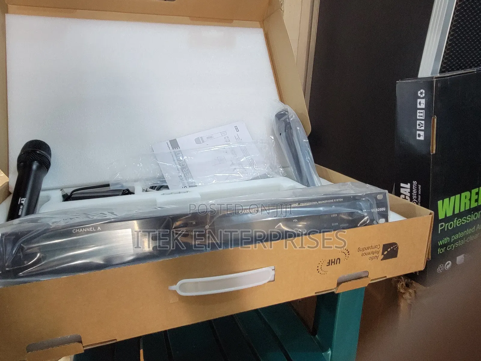 Kingswave 8200u Wireless Microphone