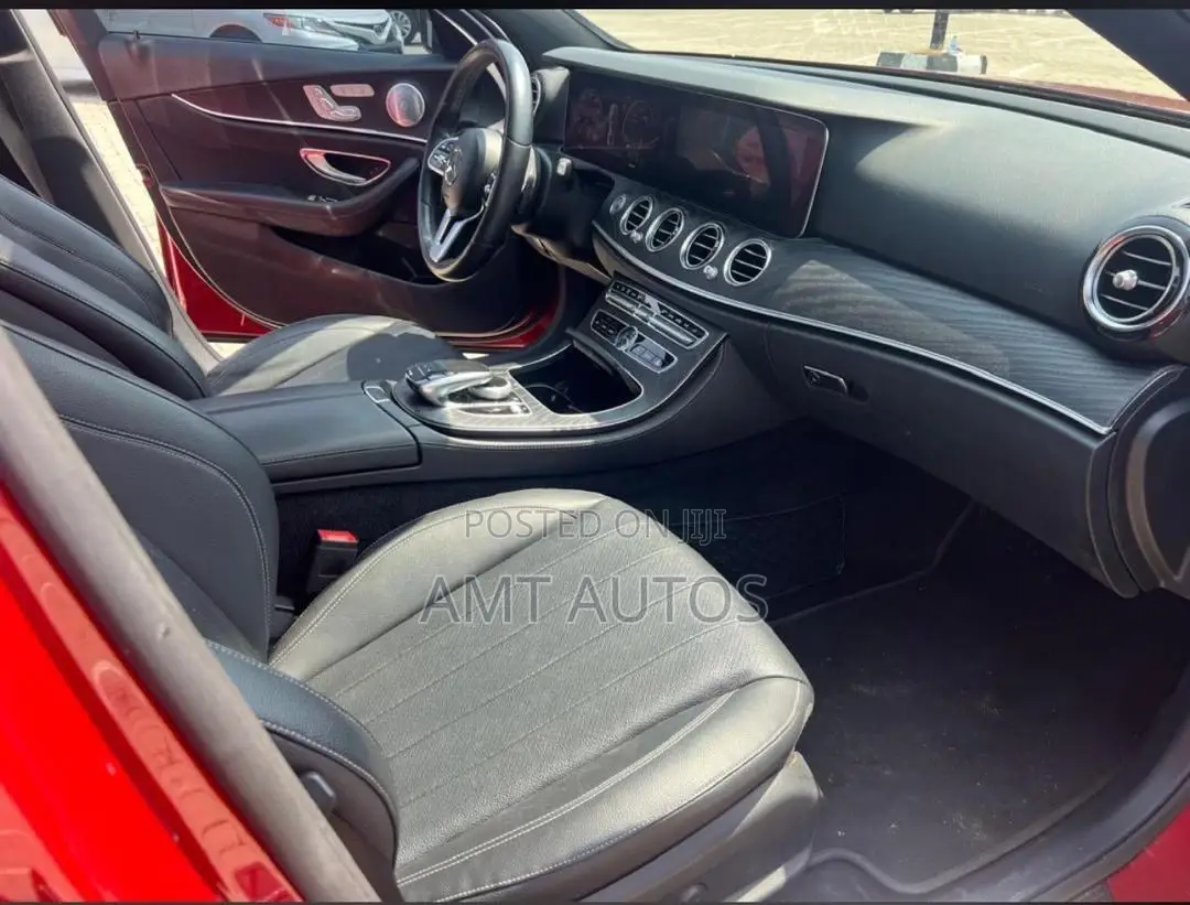Mercedes-Benz E300 2019 Red