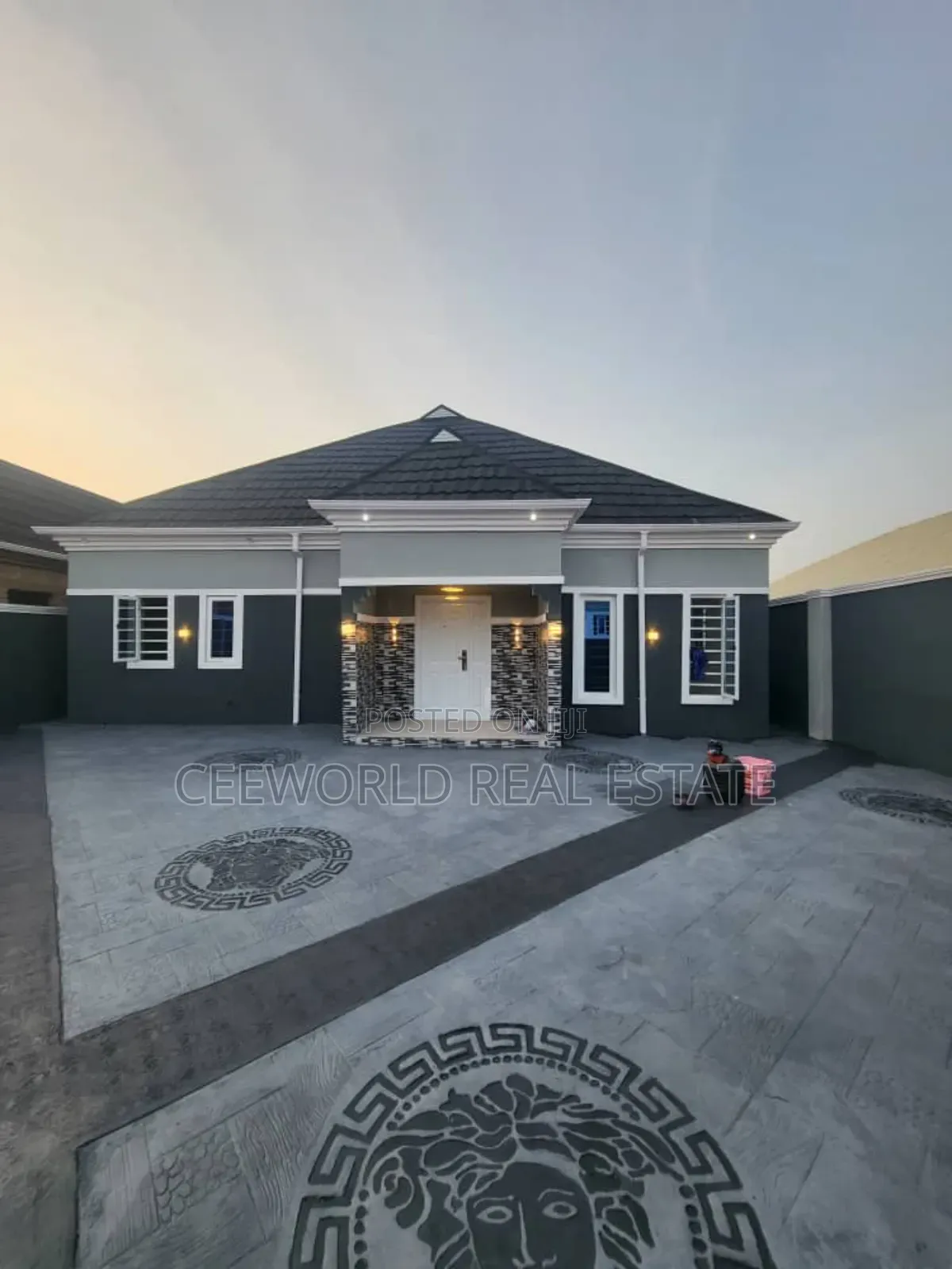 4bdrm Apartment in Akuru Estate Elebu, Akala Express for sale