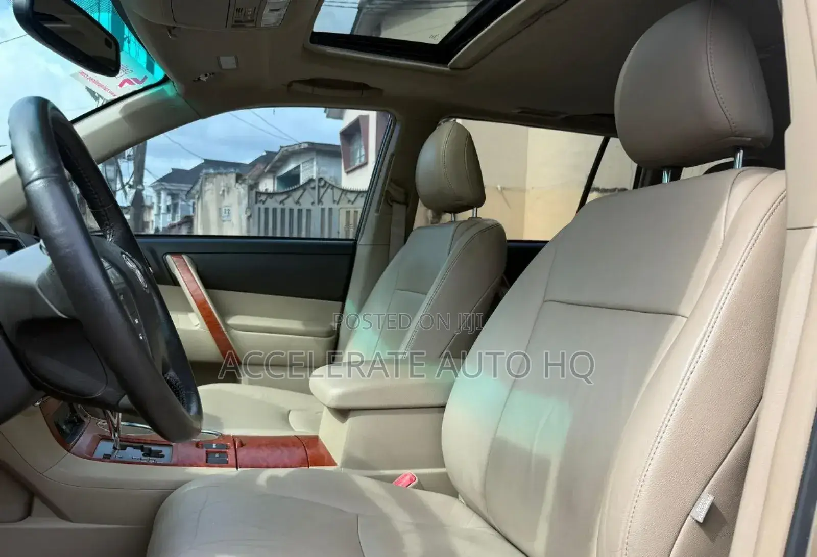 Toyota Highlander Limited 2010 Gold