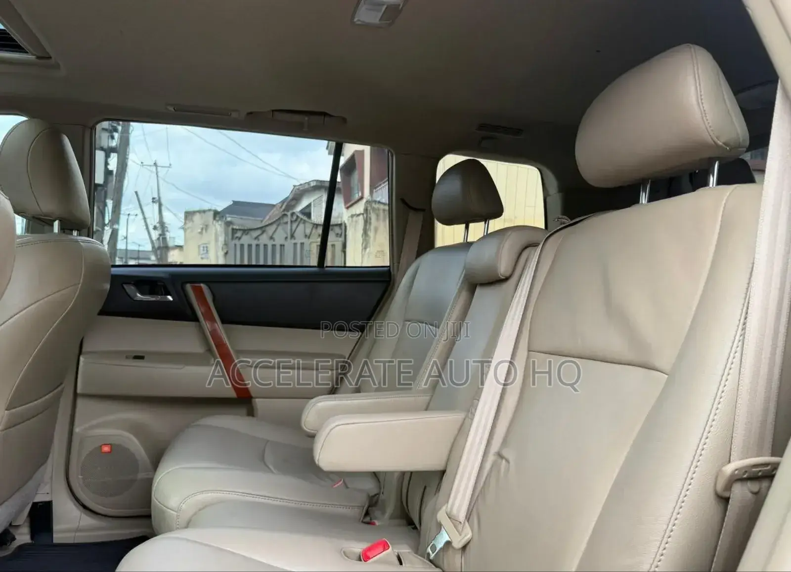 Toyota Highlander Limited 2010 Gold