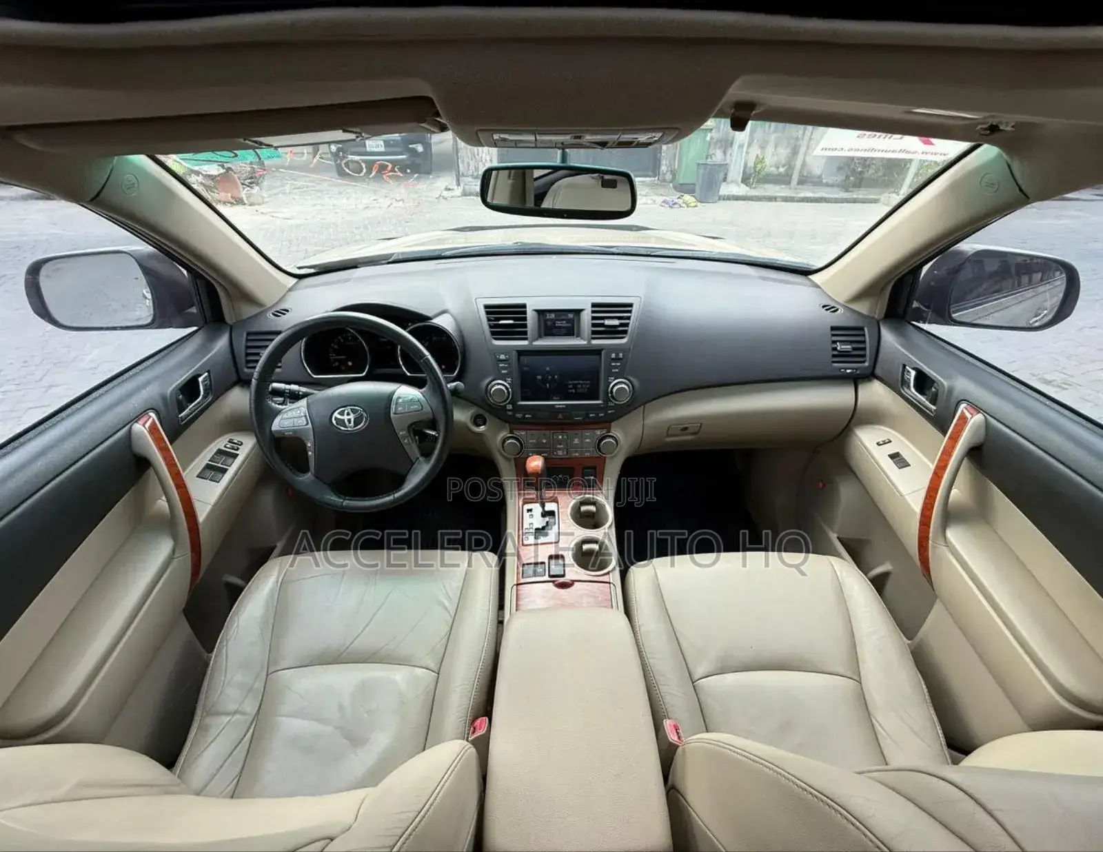 Toyota Highlander Limited 2010 Gold