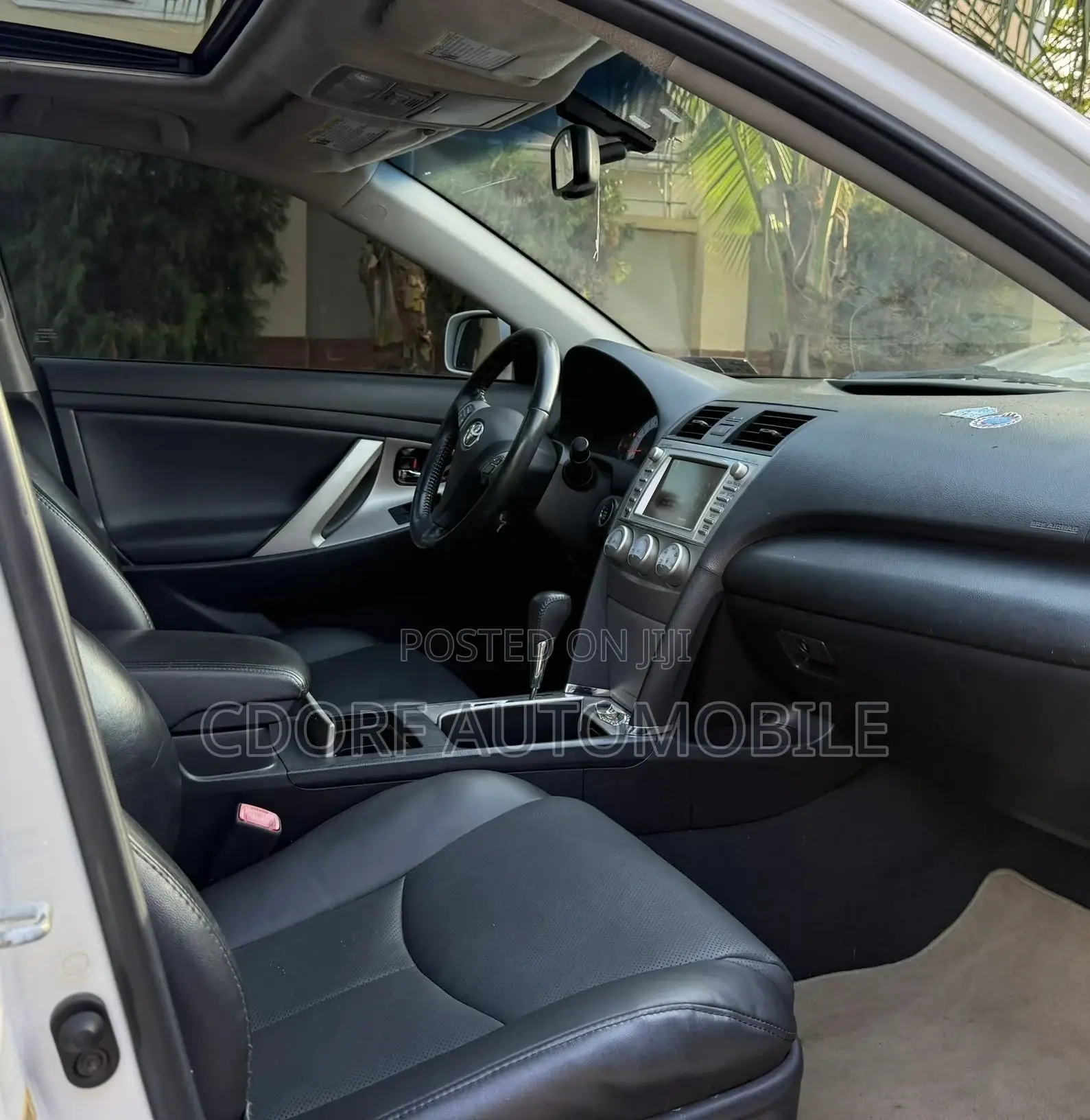 Toyota Camry SE 4dr Sedan (2.5L 4cyl 6A) 2011 White