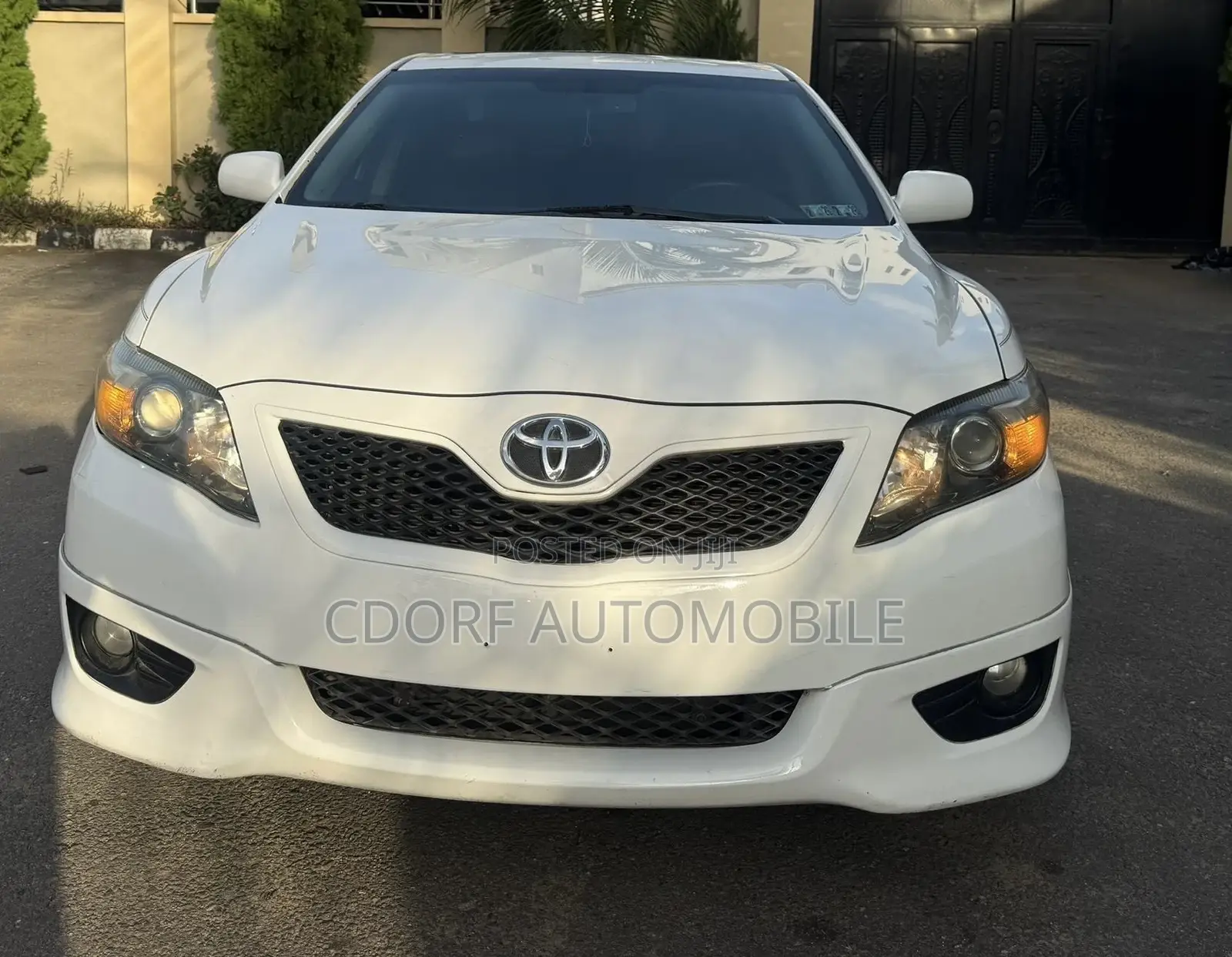 Toyota Camry SE 4dr Sedan (2.5L 4cyl 6A) 2011 White