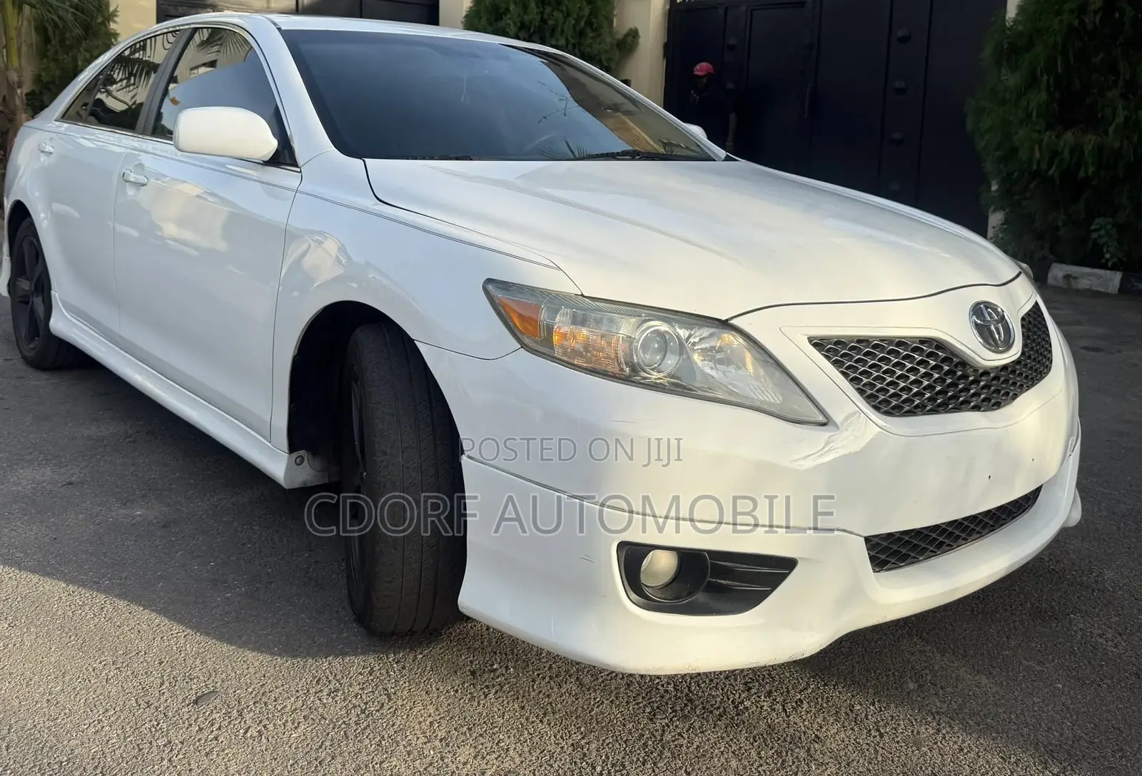 Toyota Camry SE 4dr Sedan (2.5L 4cyl 6A) 2011 White