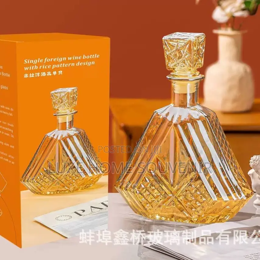 Glass Wine Decanter With Lid