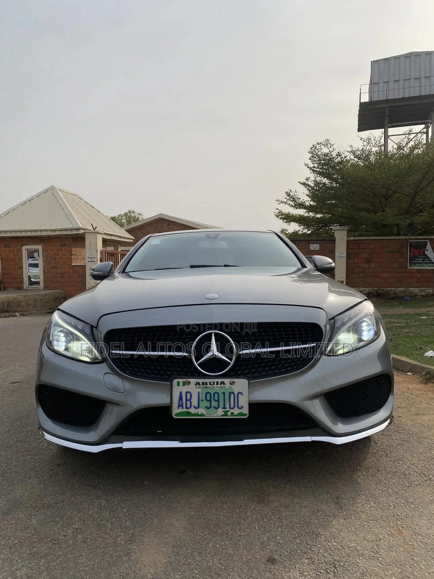 Mercedes-Benz C300 Luxury 4dr AWD 4Matic Sedan (2.0L 4cyl 7A) 2015 Gray
