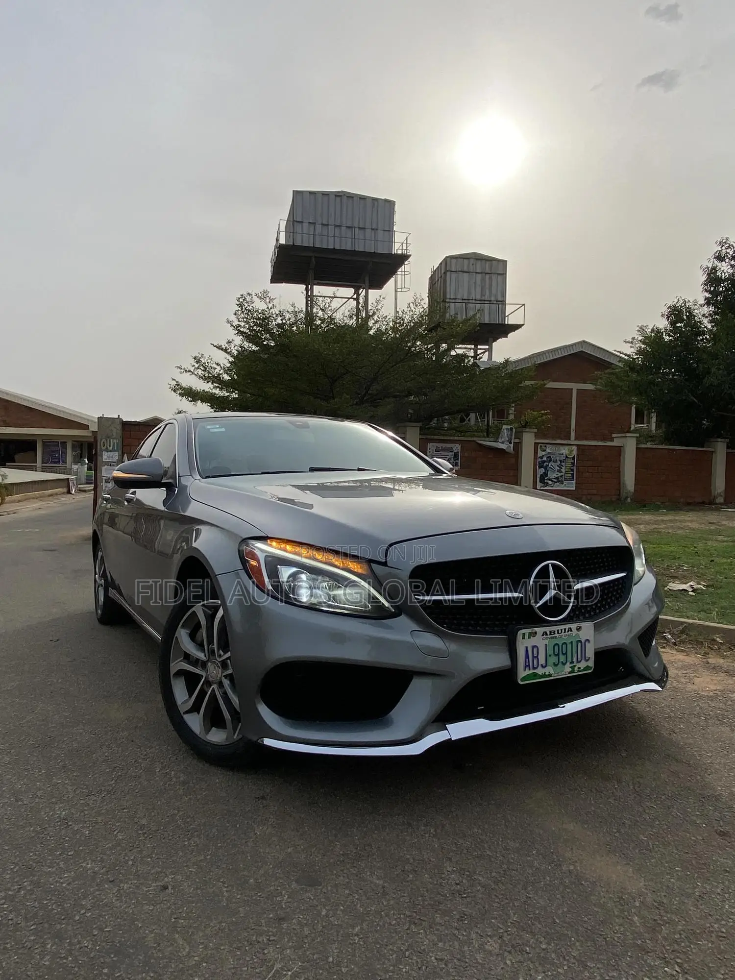Mercedes-Benz C300 Luxury 4dr AWD 4Matic Sedan (2.0L 4cyl 7A) 2015 Gray