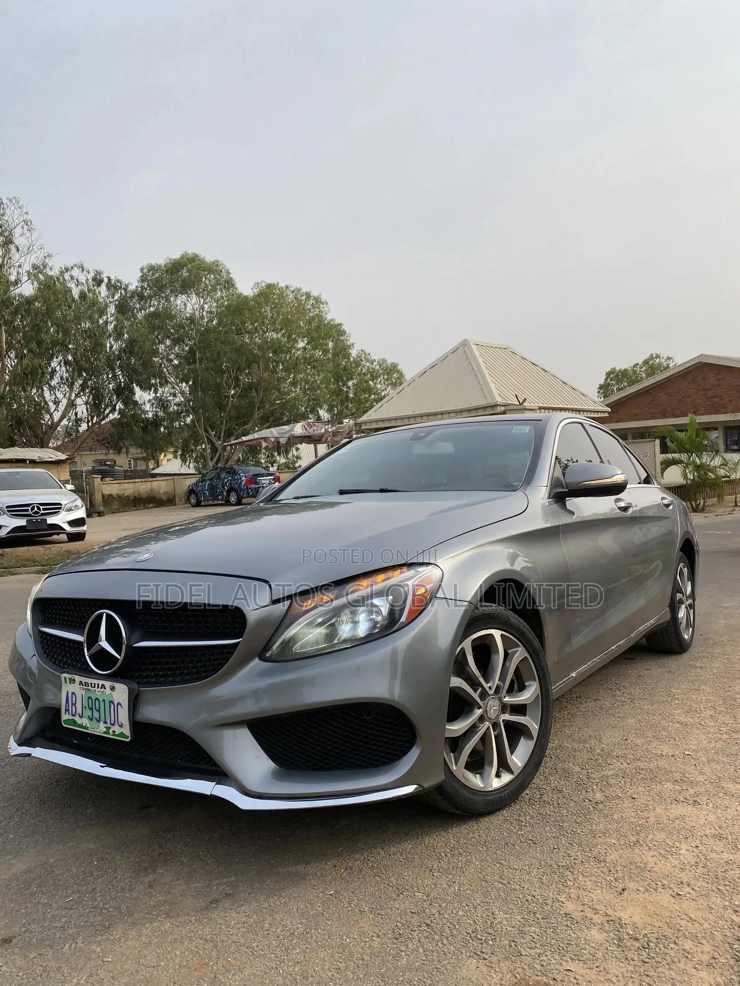 Mercedes-Benz C300 Luxury 4dr AWD 4Matic Sedan (2.0L 4cyl 7A) 2015 Gray
