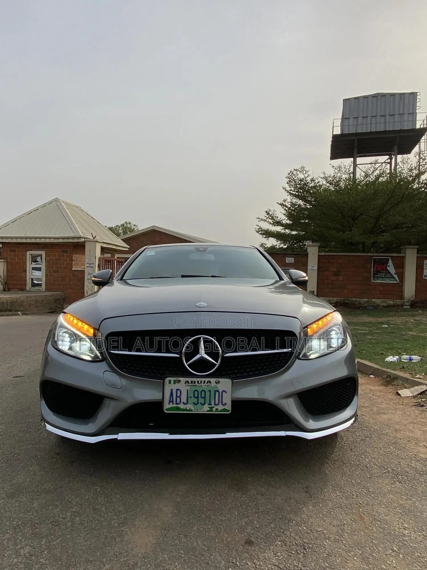 Mercedes-Benz C300 Luxury 4dr AWD 4Matic Sedan (2.0L 4cyl 7A) 2015 Gray