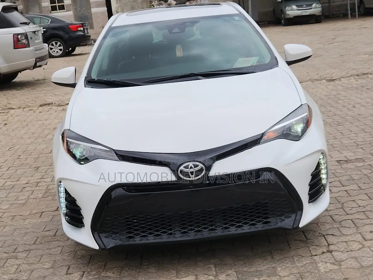 Toyota Corolla XSE (1.8L 4cyl 2A) 2018 White