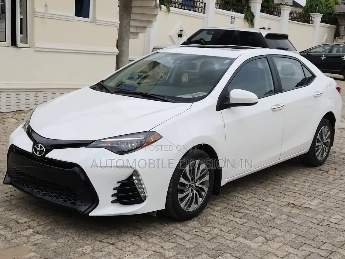Toyota Corolla XSE (1.8L 4cyl 2A) 2018 White