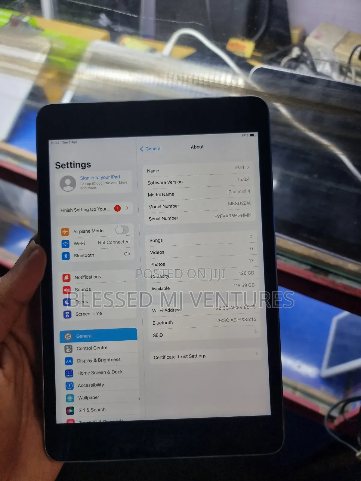 Apple iPad mini 4 128 GB Black