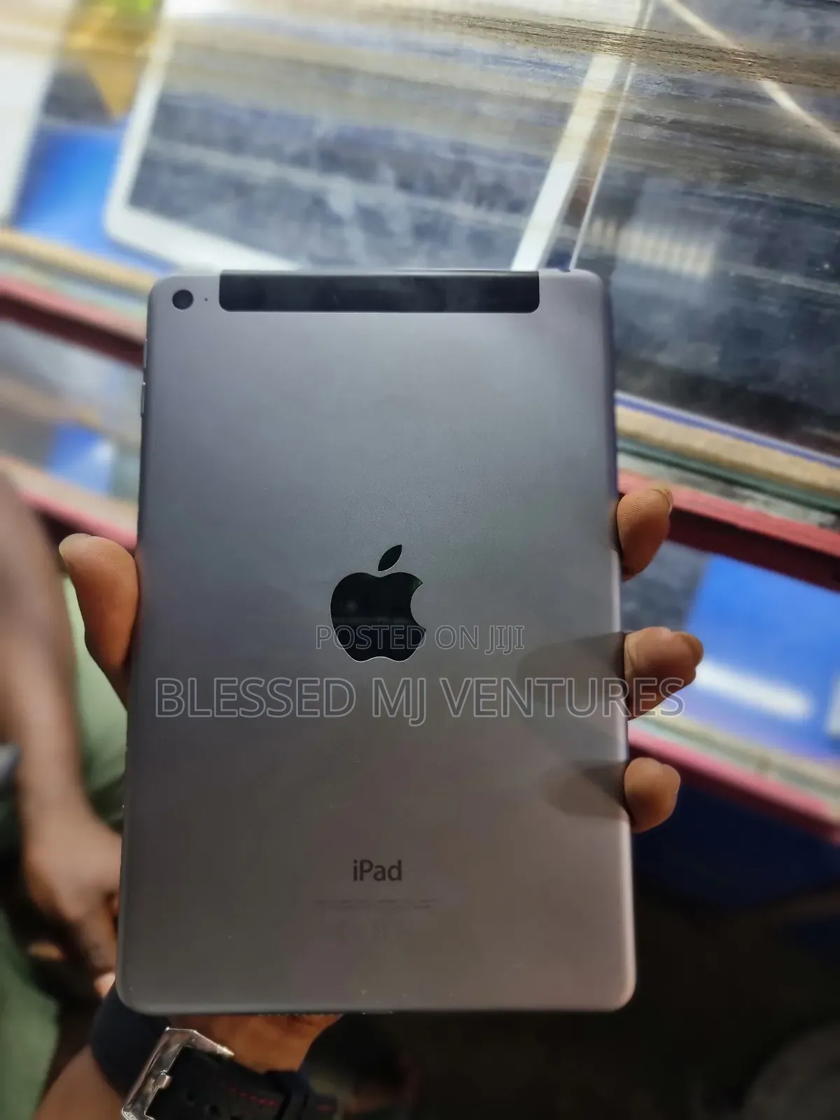 Apple iPad mini 4 128 GB Black