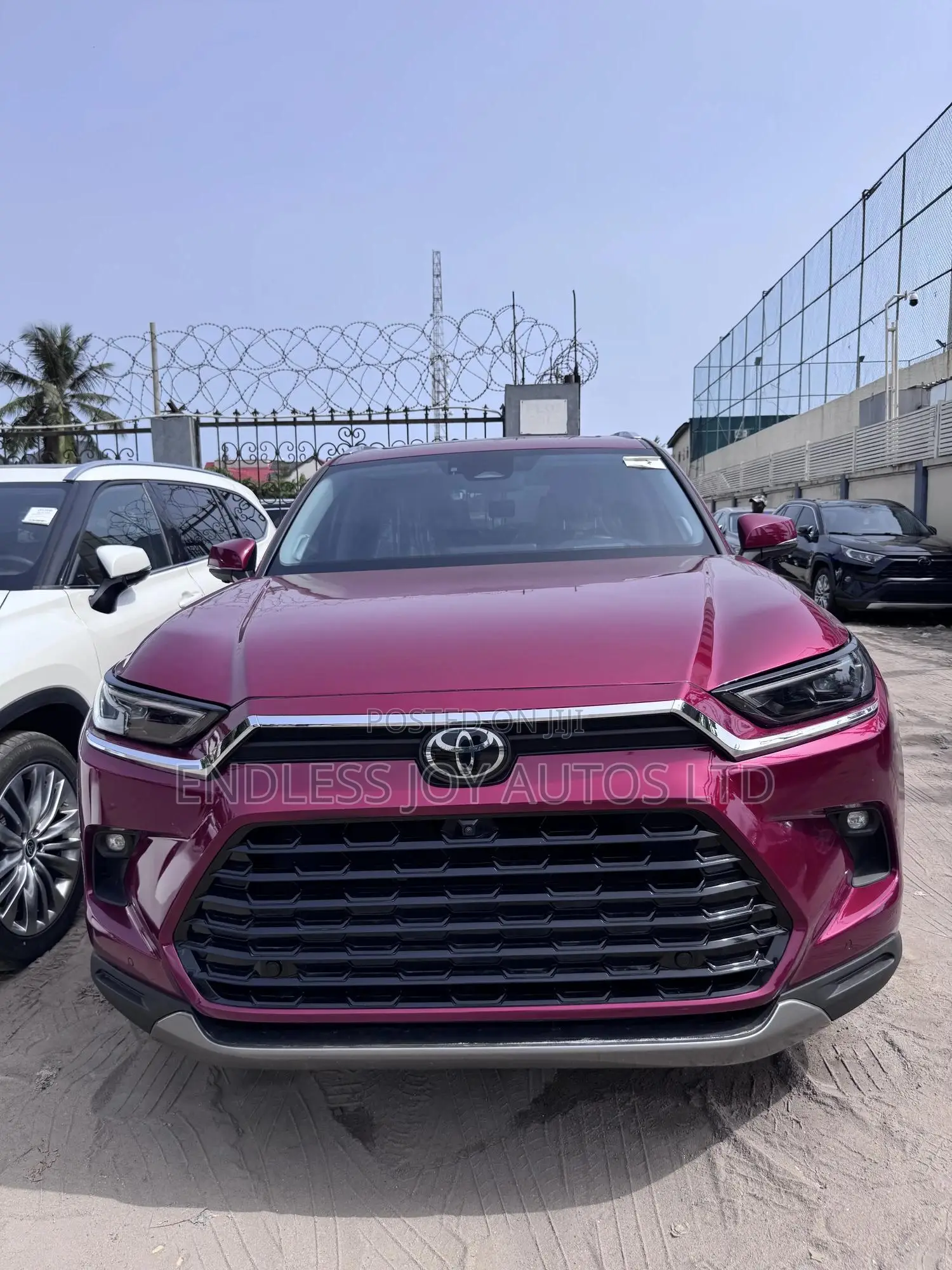 Toyota Highlander Platinum AWD 2024 Red