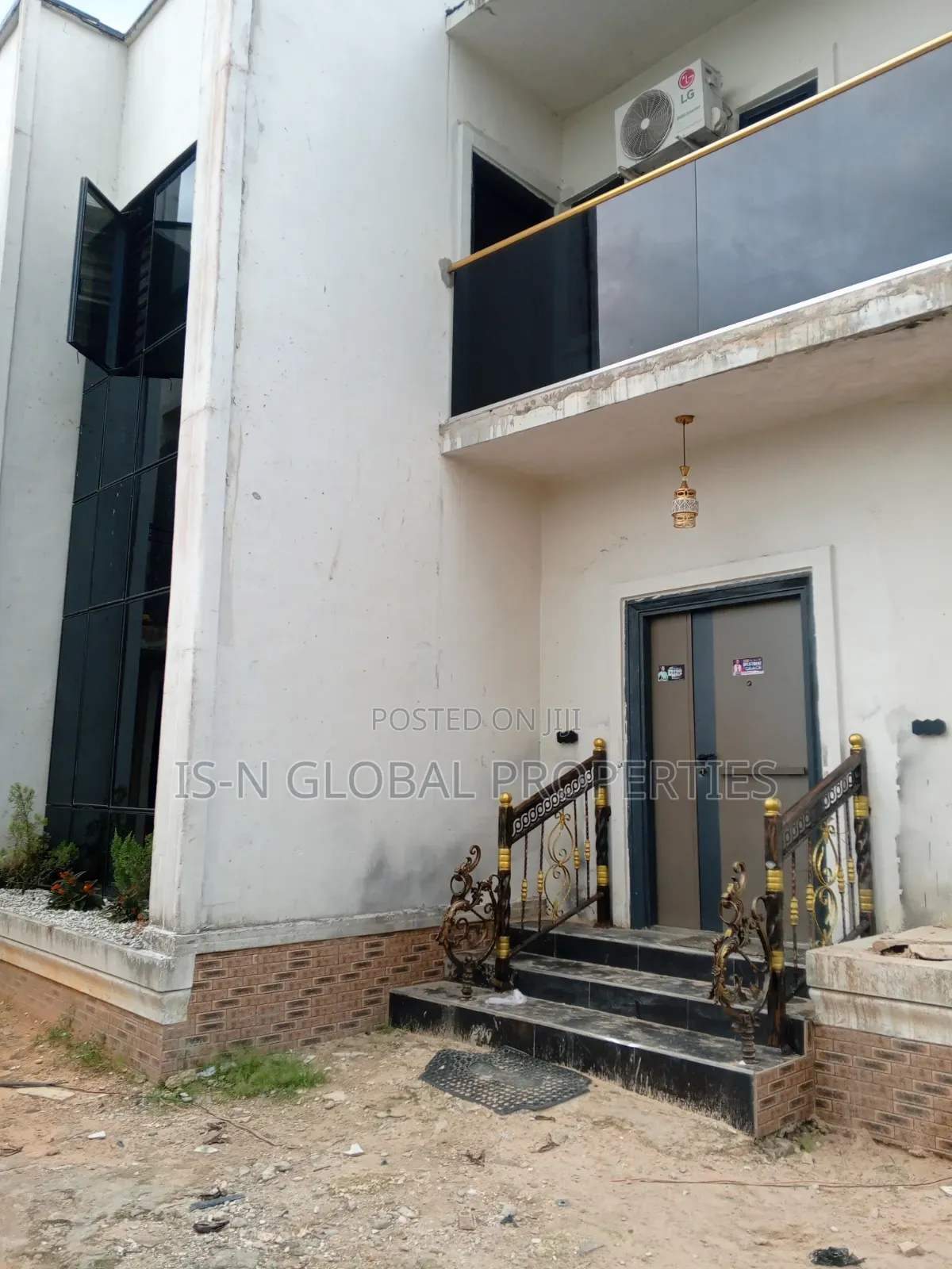 5bdrm House in Warri for sale