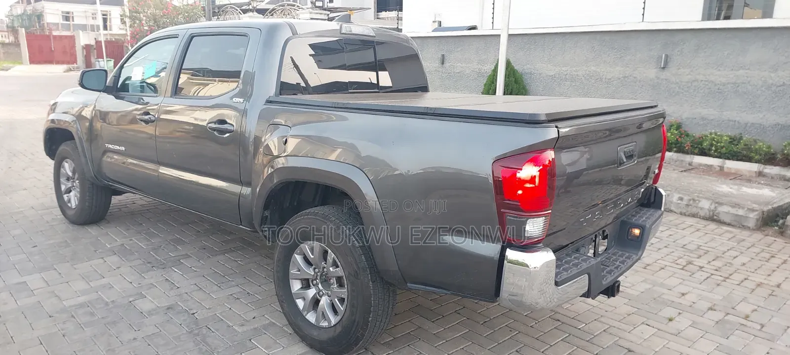 Toyota Tacoma SR5 2017 Gray