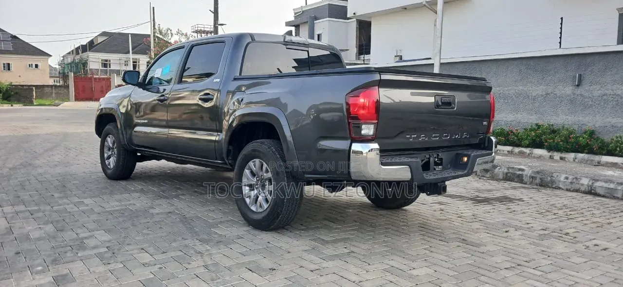 Toyota Tacoma 4dr Double Cab 2016 Gray