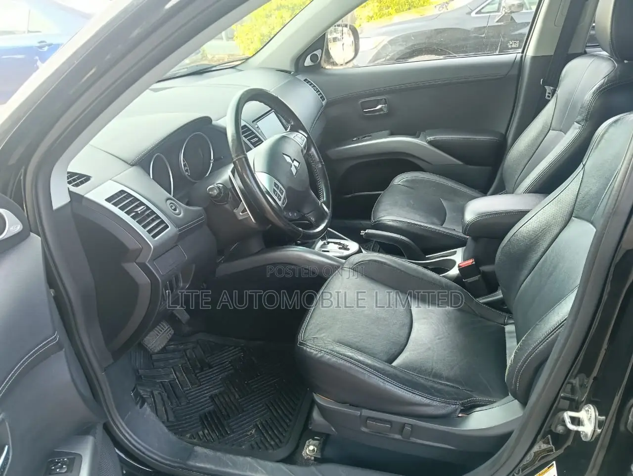 Mitsubishi Outlander Sport SE 2011 Black