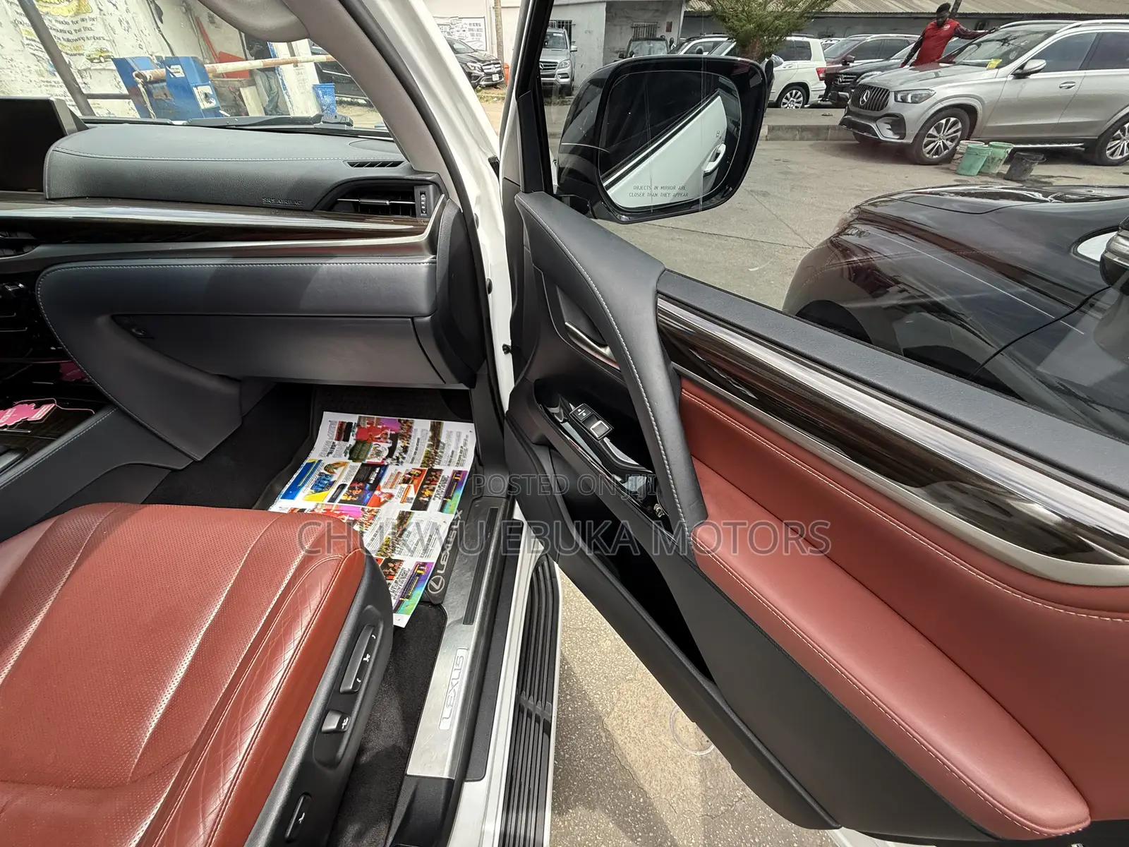 Lexus LX 570 AWD 2019 White