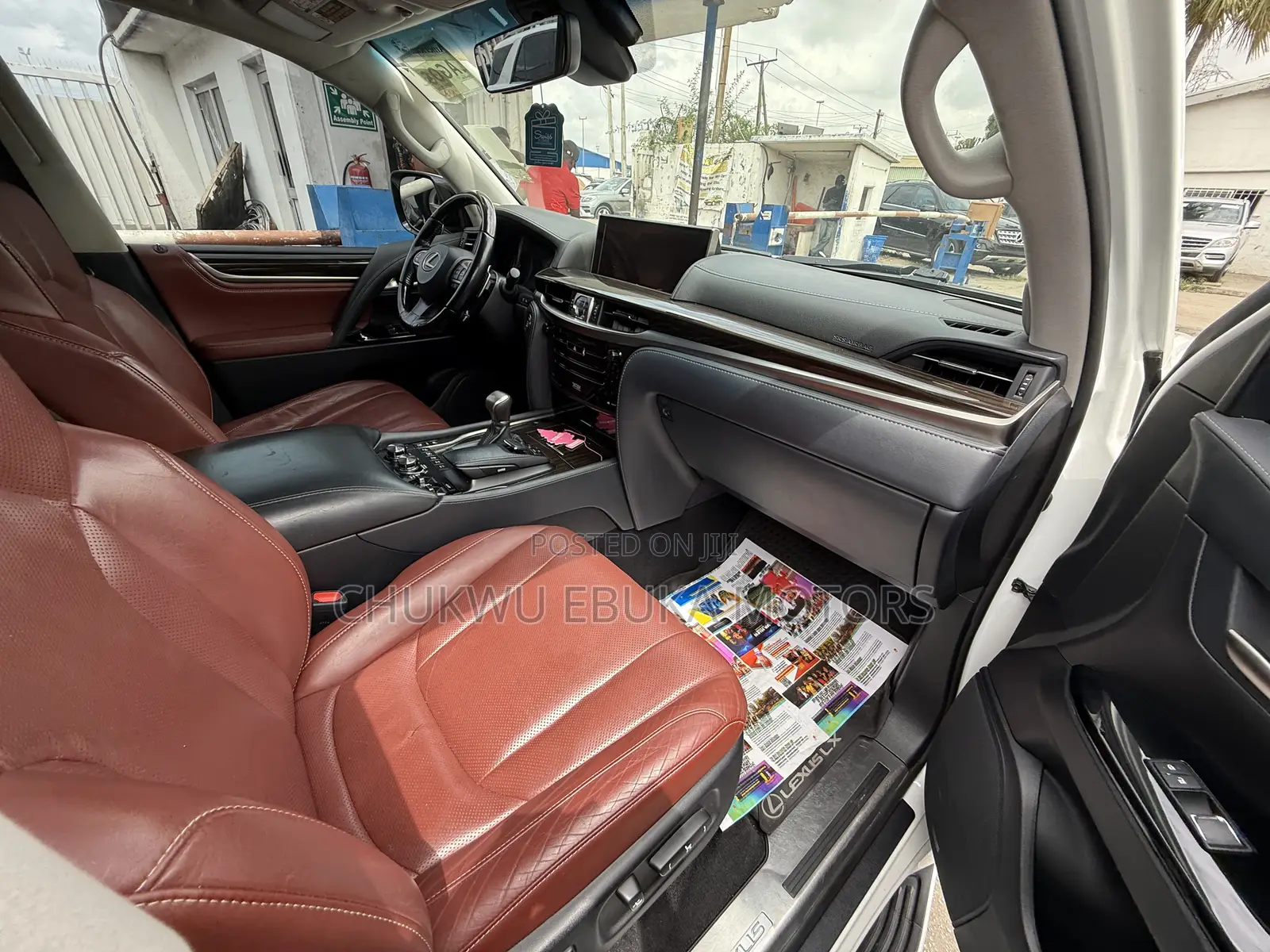 Lexus LX 570 AWD 2019 White