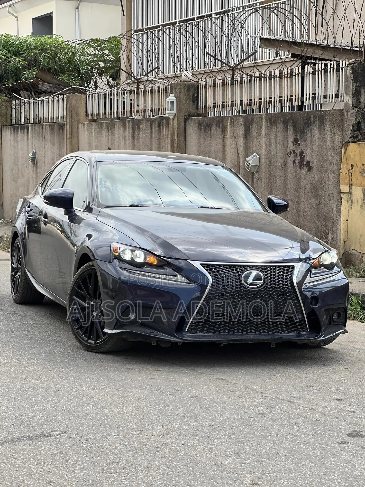 Lexus IS 250 4WD 2015 Blue