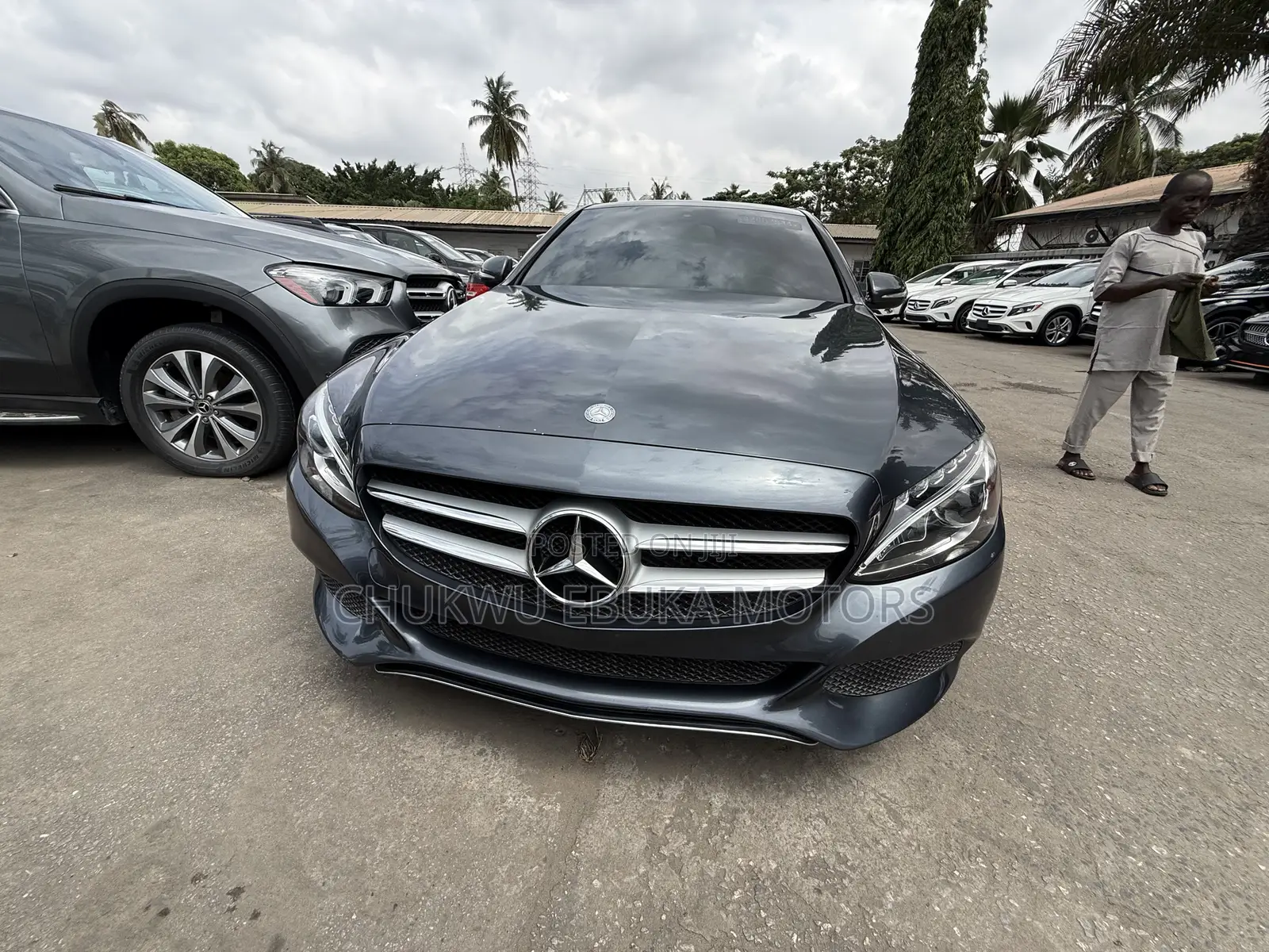 Mercedes-Benz C300 Luxury 4dr AWD 4Matic Sedan (2.0L 4cyl 7A) 2015 Gray