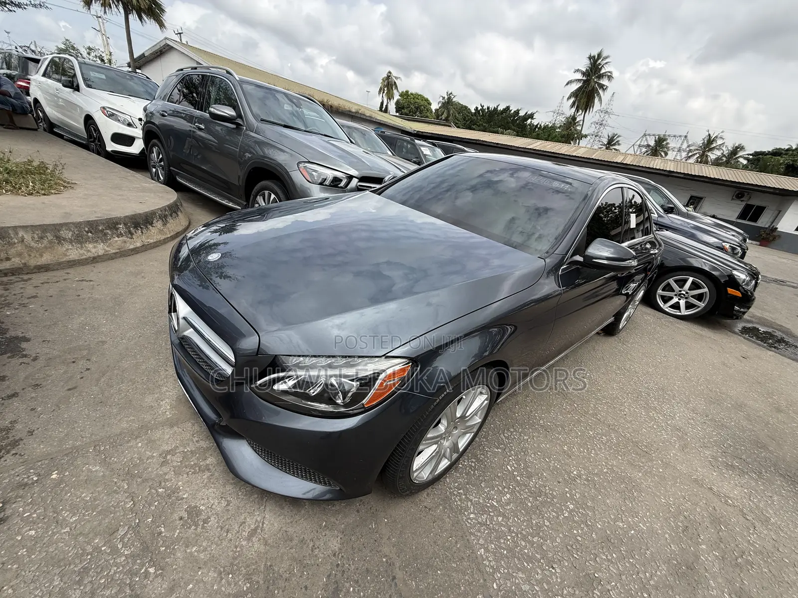 Mercedes-Benz C300 Luxury 4dr AWD 4Matic Sedan (2.0L 4cyl 7A) 2015 Gray