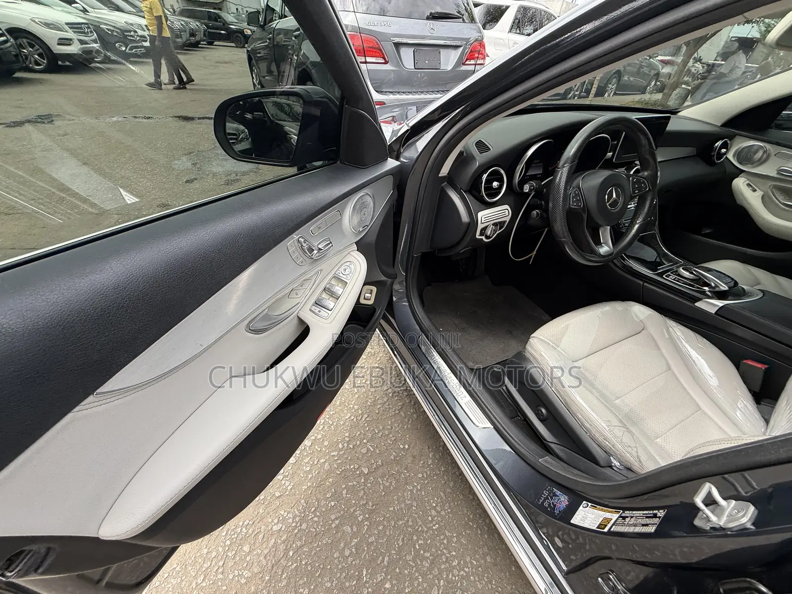 Mercedes-Benz C300 Luxury 4dr AWD 4Matic Sedan (2.0L 4cyl 7A) 2015 Gray
