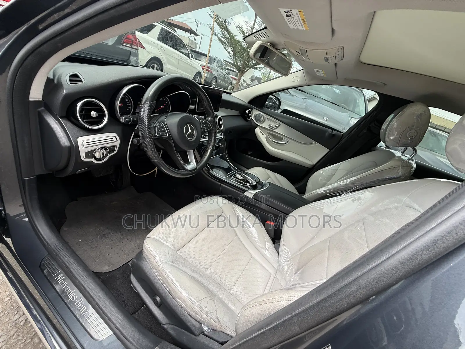 Mercedes-Benz C300 Luxury 4dr AWD 4Matic Sedan (2.0L 4cyl 7A) 2015 Gray