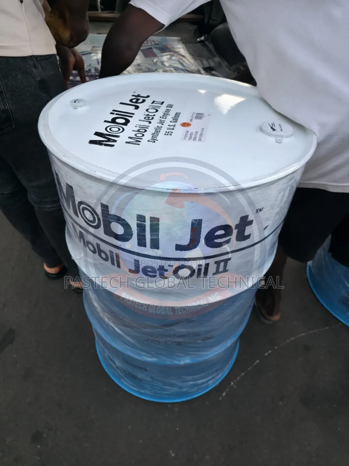 208.2 Kg Drum Of Mobil Jet Oil Ii (55 U.S. Gallons)