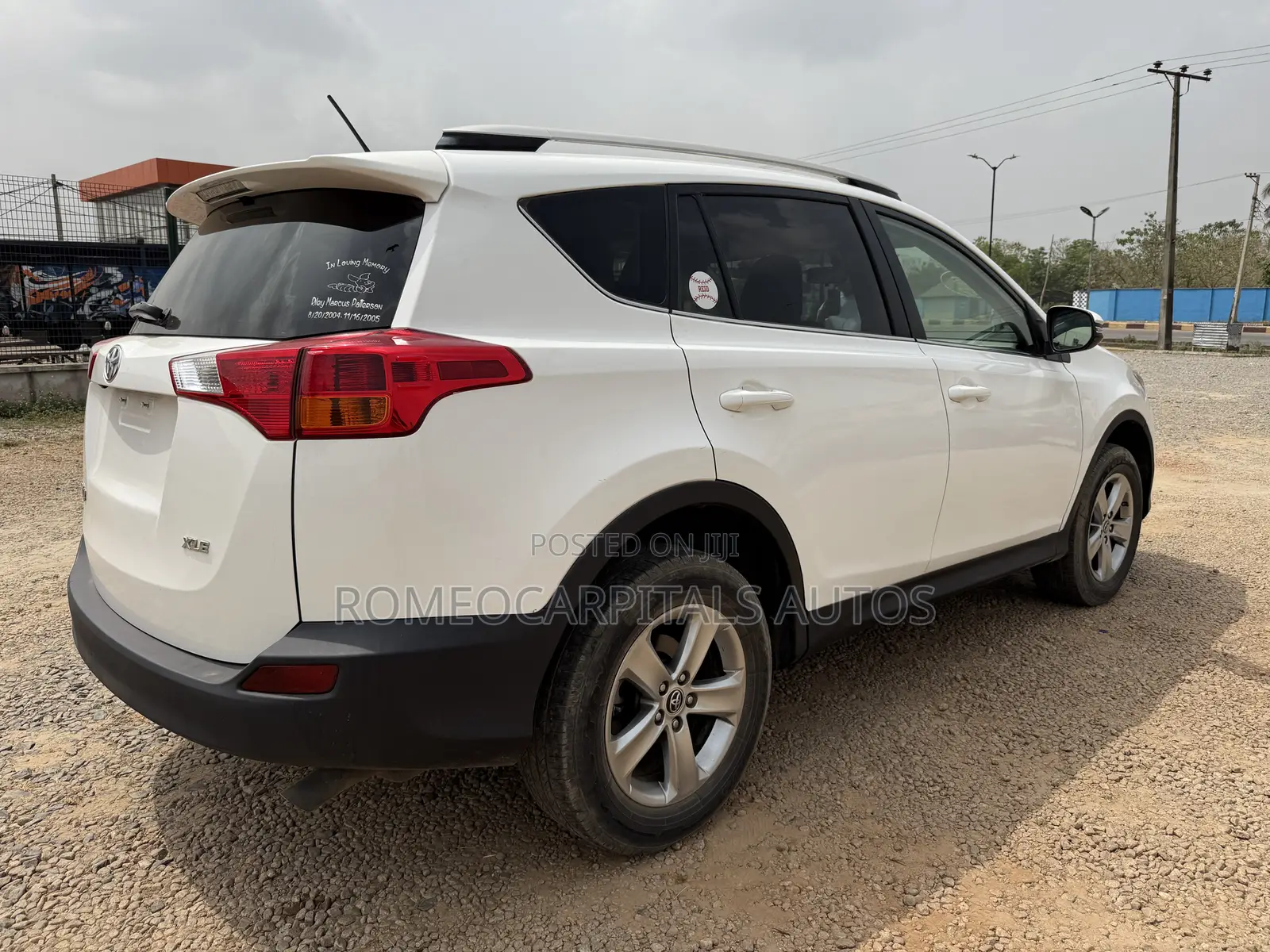 Toyota RAV4 XLE 4dr SUV (2.5L 4cyl 6A) 2014 White