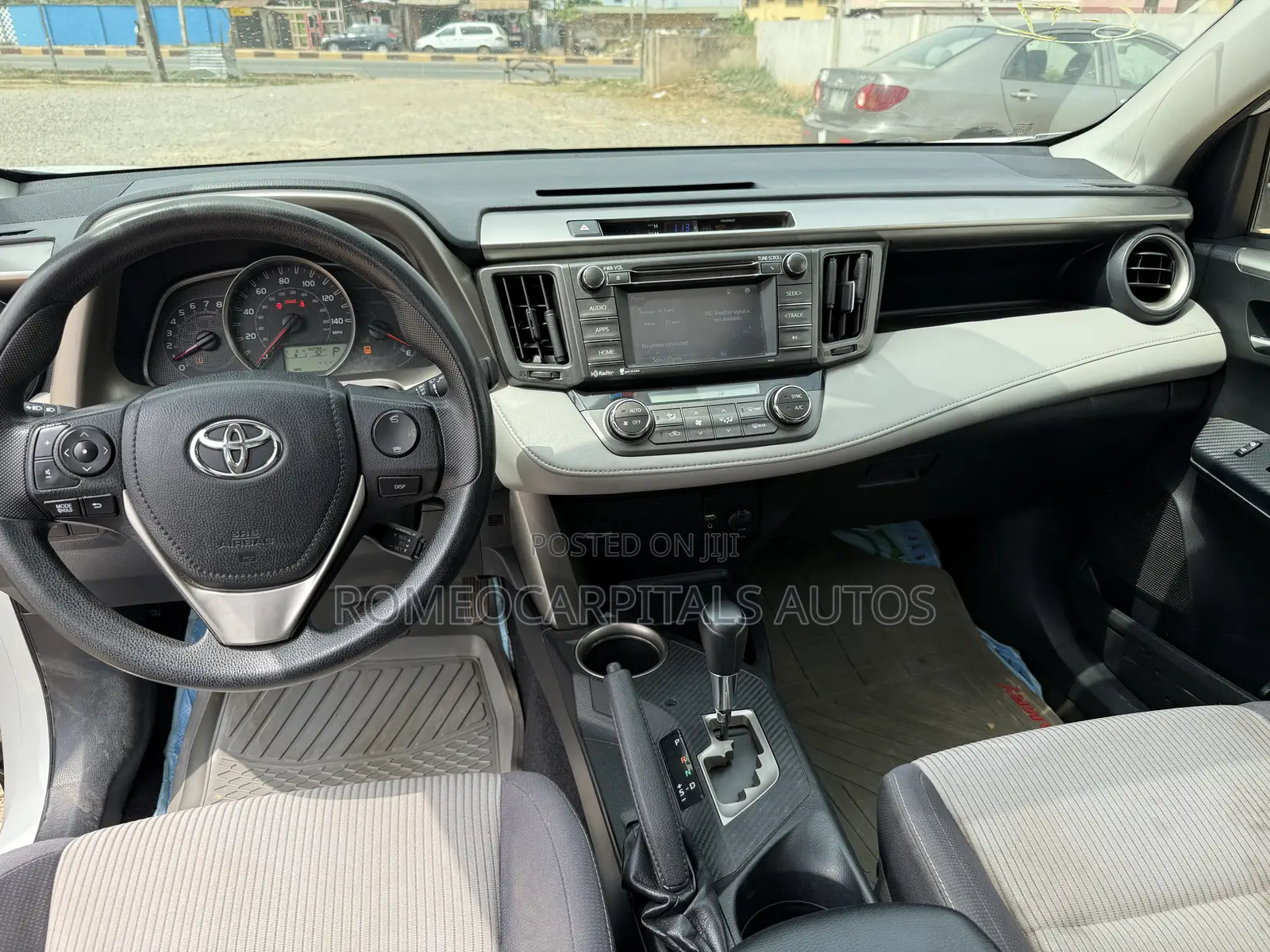 Toyota RAV4 XLE 4dr SUV (2.5L 4cyl 6A) 2014 White
