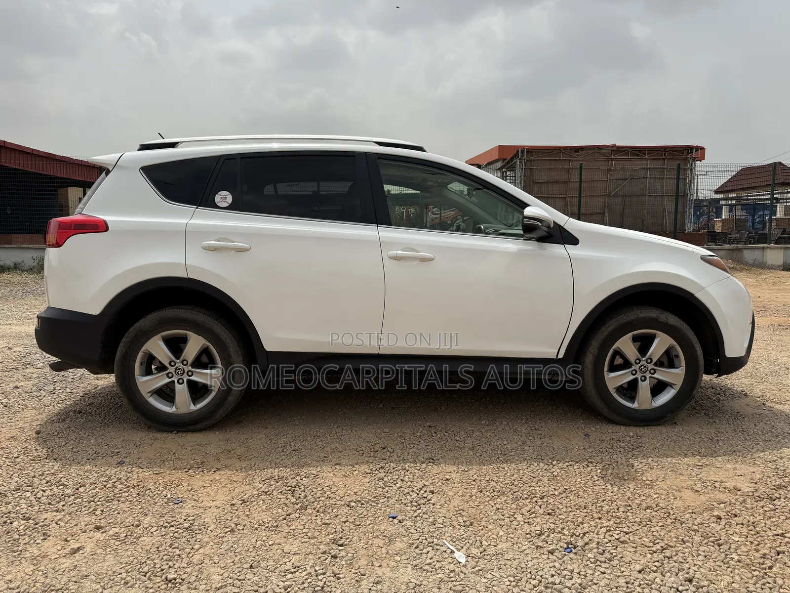 Toyota RAV4 XLE 4dr SUV (2.5L 4cyl 6A) 2014 White