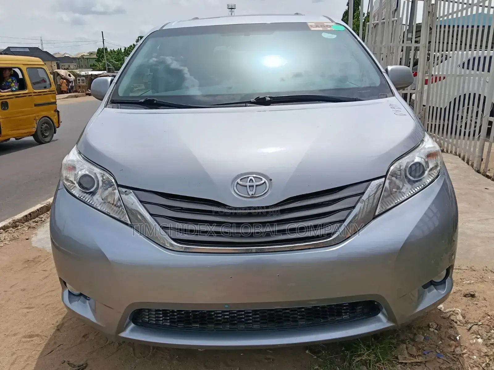 Toyota Sienna XLE 8 Passenger 2012 Silver