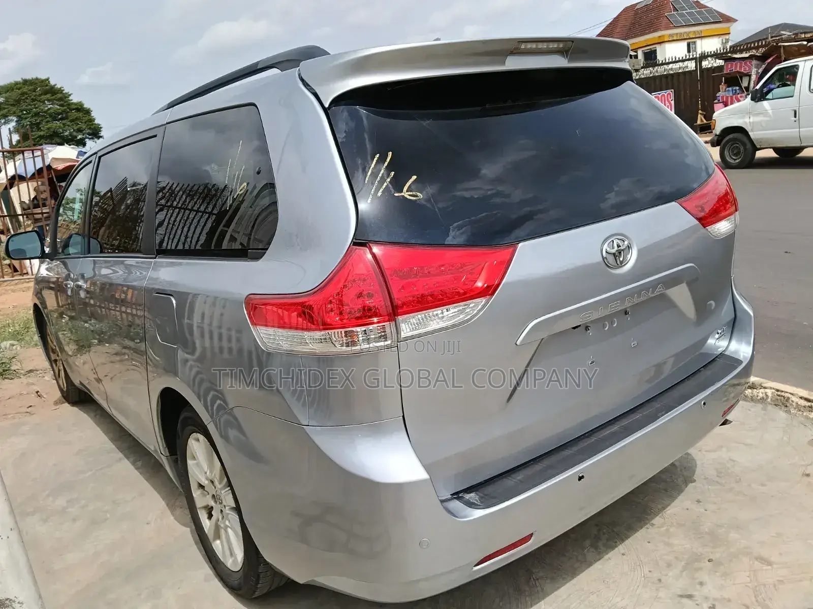 Toyota Sienna XLE 8 Passenger 2012 Silver