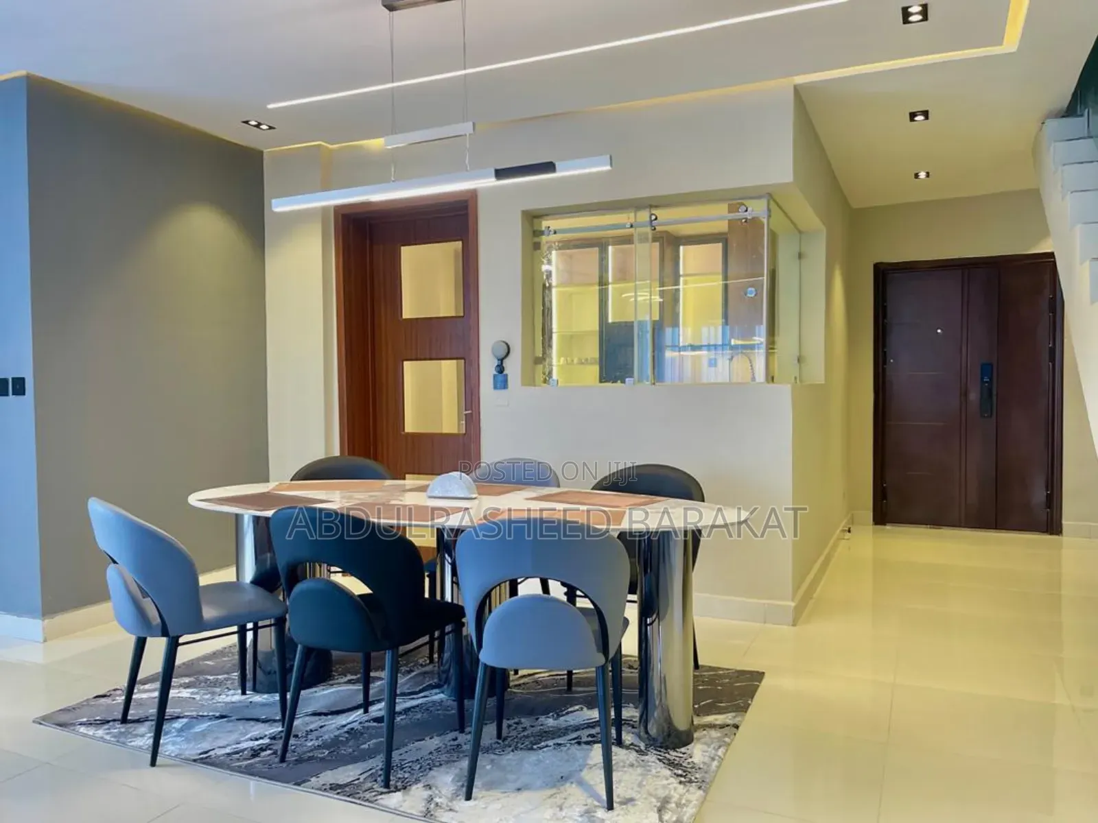 Three Bedroom Maisonette With Snooker, Balcony and Ps5